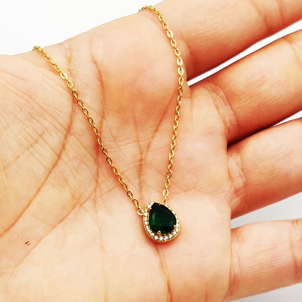 Collier Grande Goutte Cristal Vert Tour Cristaux Luxe