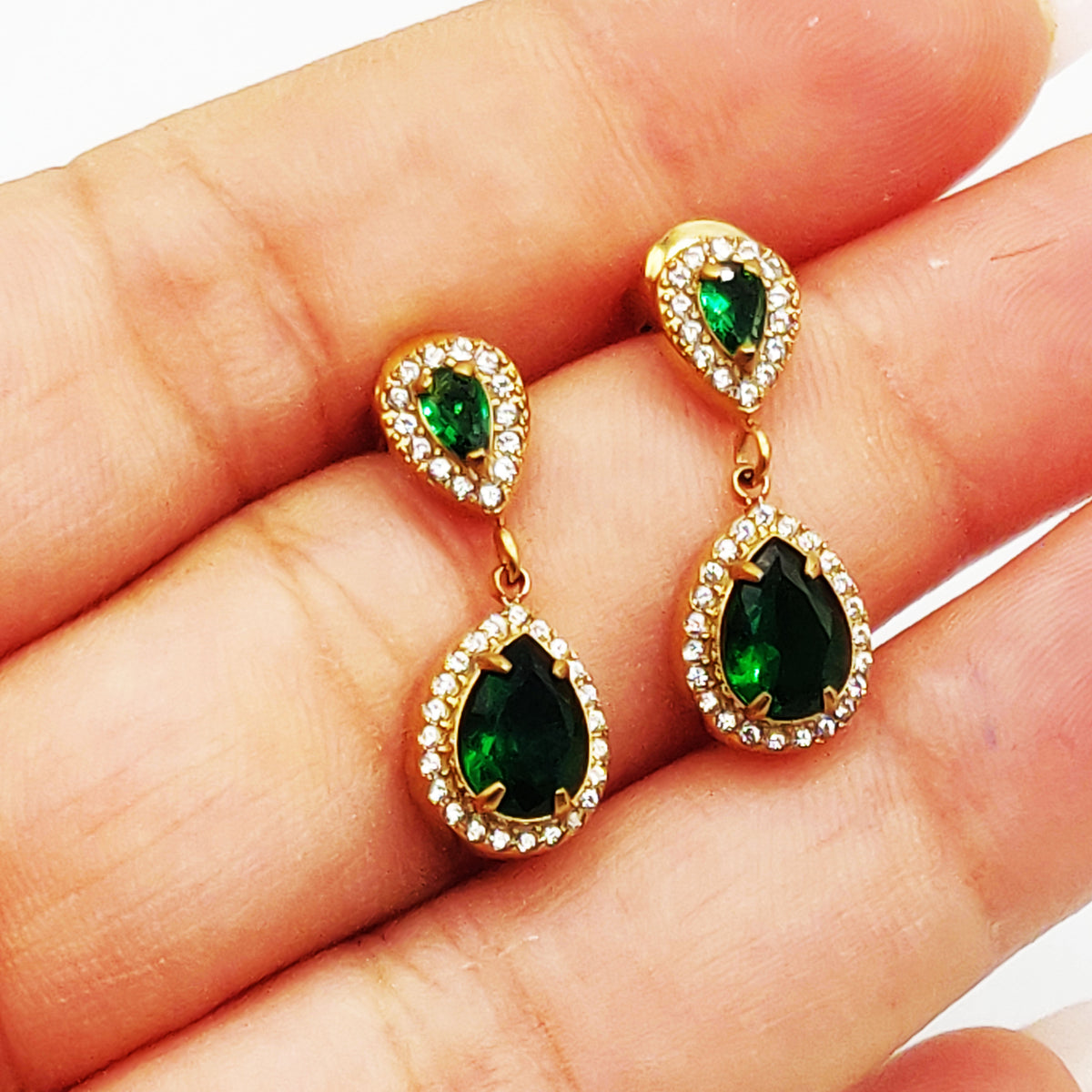 Boucles d'oreilles Grande Goutte Cristal Vert Tour Cristaux Luxe