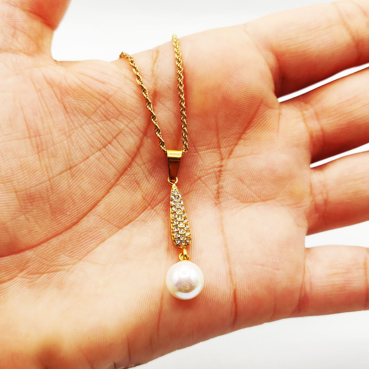 Collier Goutte Cristaux et Perle d'imitation Blanche Luxe
