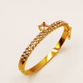 Bracelet Rigide Double Lignes Cristaux Ronds et Grand Cristal Carré Luxe