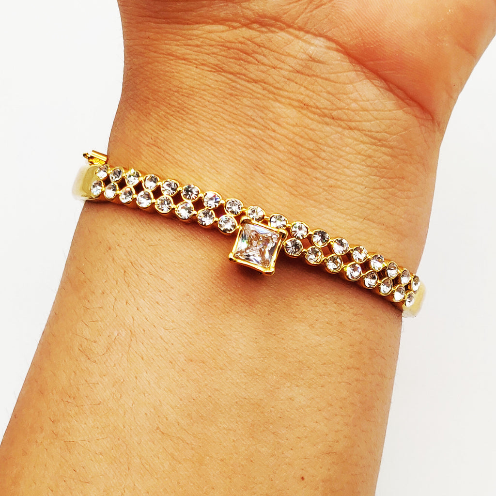 Bracelet Rigide Double Lignes Cristaux Ronds et Grand Cristal Carré Luxe