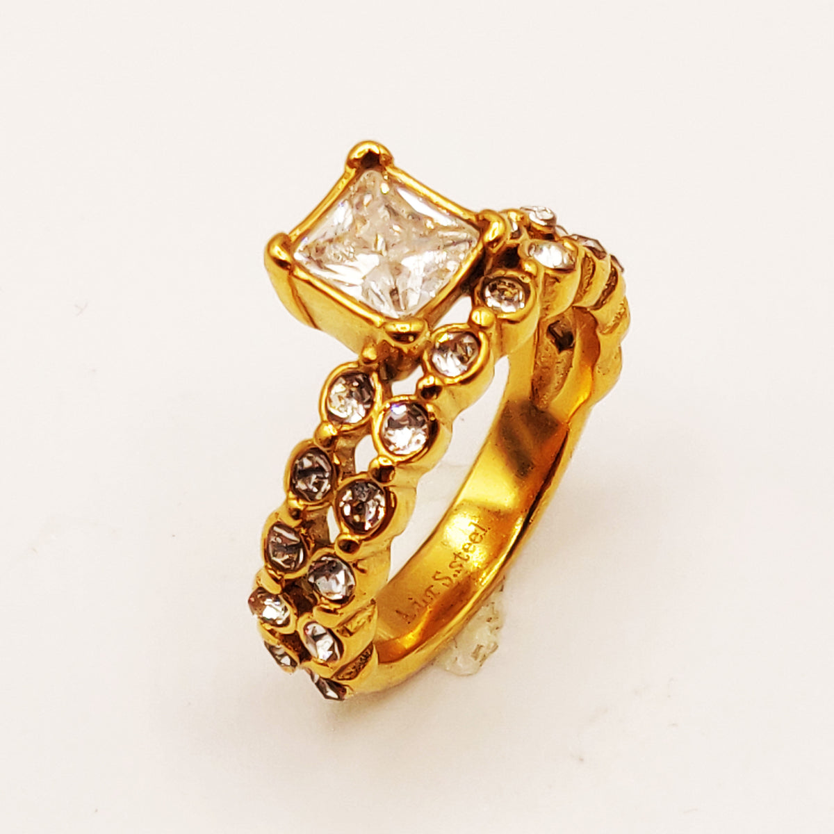 Bague Double Lignes Cristaux Ronds et Grand Cristal Carré Luxe