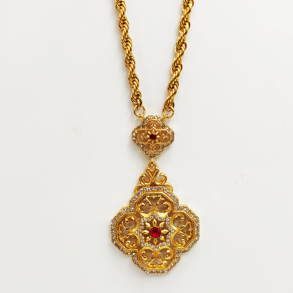 Collier Grand Trèfle Motifs orientaux Cristaux Rouges Luxe
