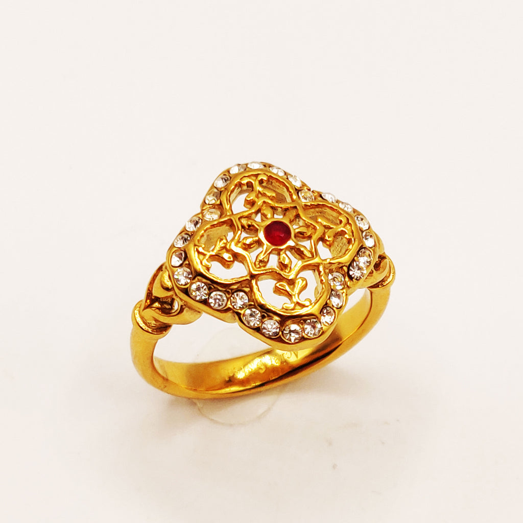 Bague Grand Trèfle Motifs orientaux Cristaux Rouges Luxe