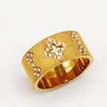 Bague Lignes Trèfles Incrustés Cristaux Luxe