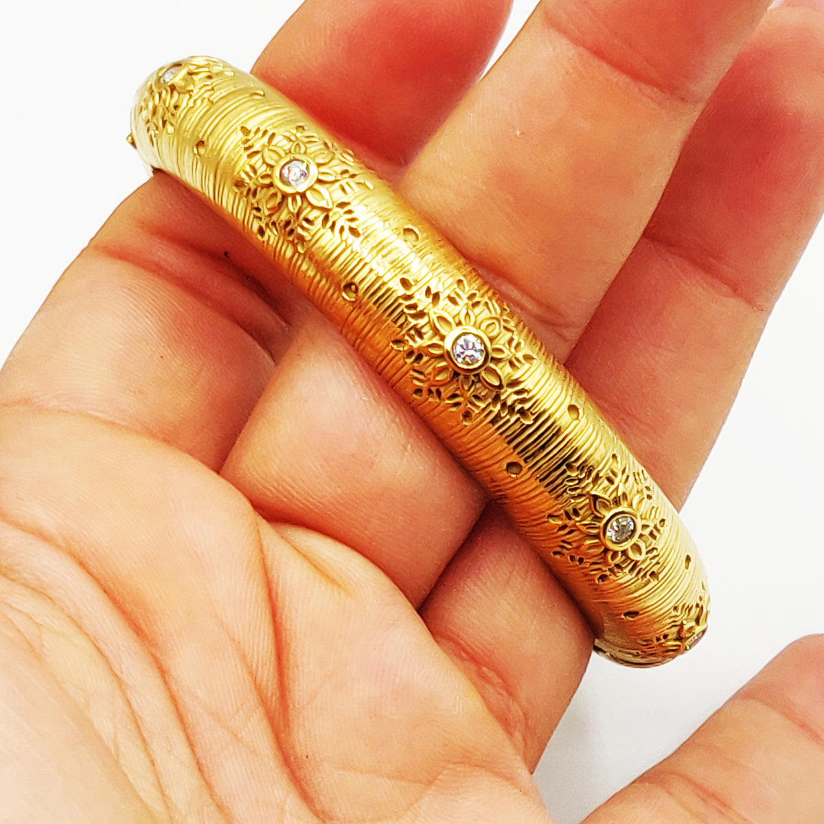 Bracelet Rigide Bombé Flocons de Neiges Cristaux Luxe