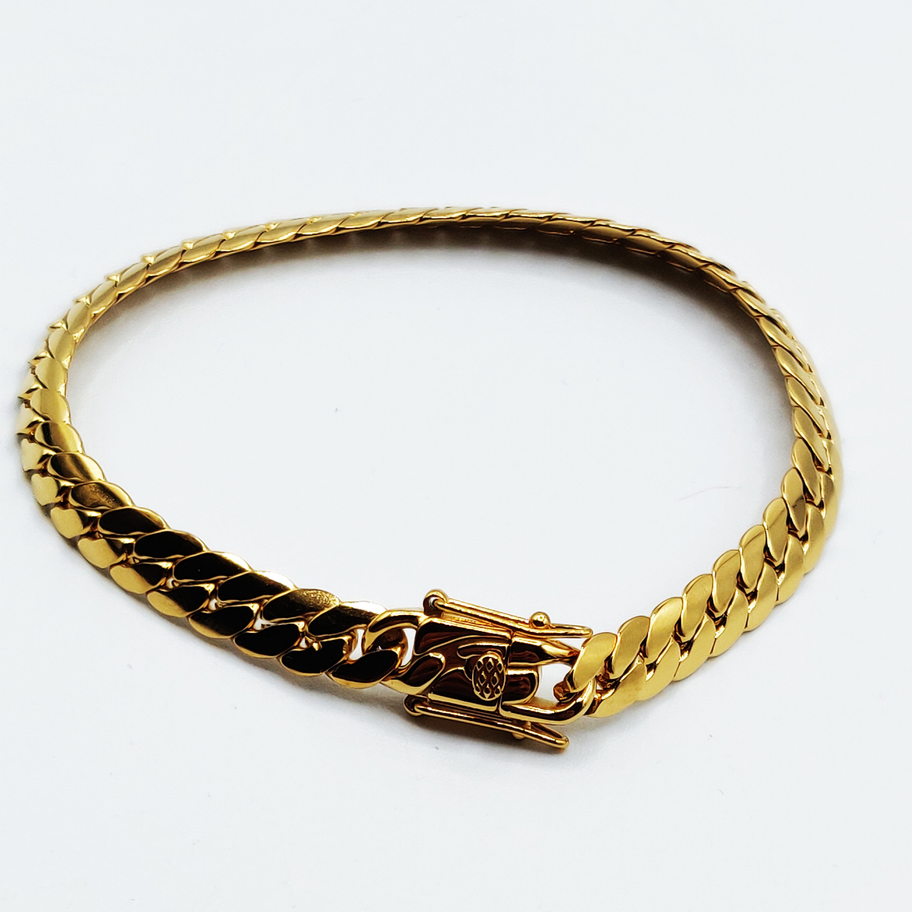 Bracelet Tresse Resserrée Fermeture Originale Fin Luxe