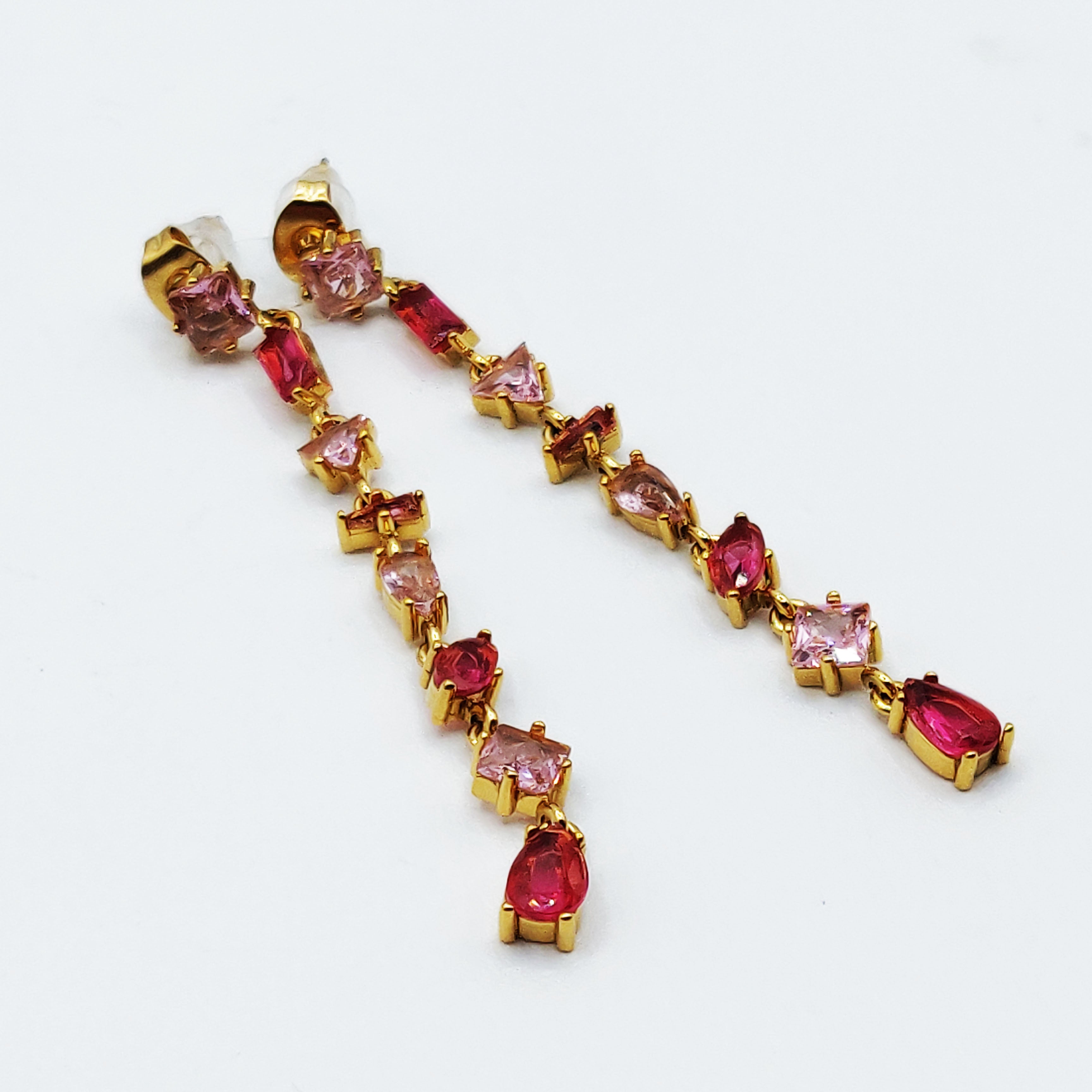 Boucles d'oreilles Multi Cristaux Multi Formes Rouges et Roses Luxe