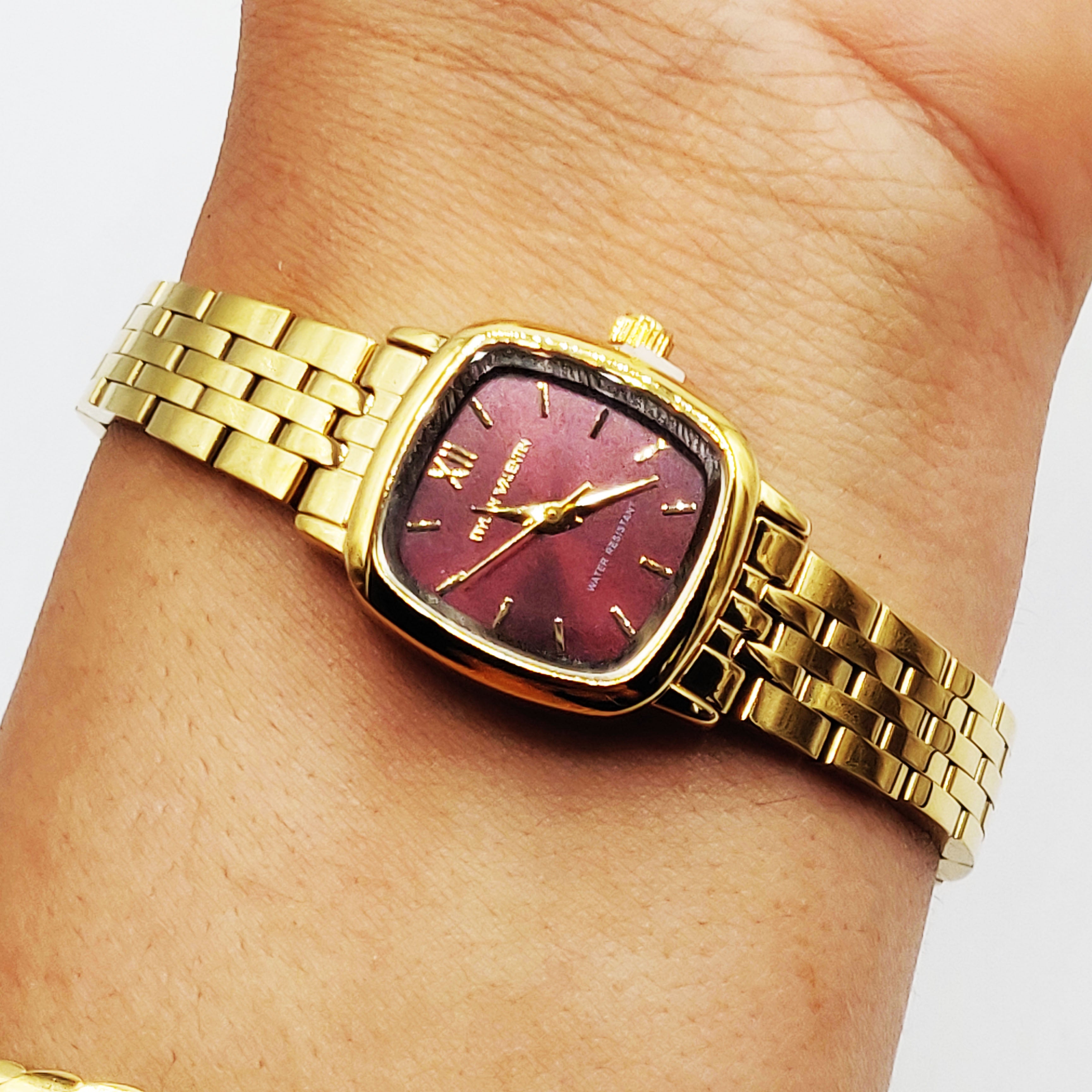 Montre Dylan Valentin DV110123 Fond Bordeaux Bracelet Doré