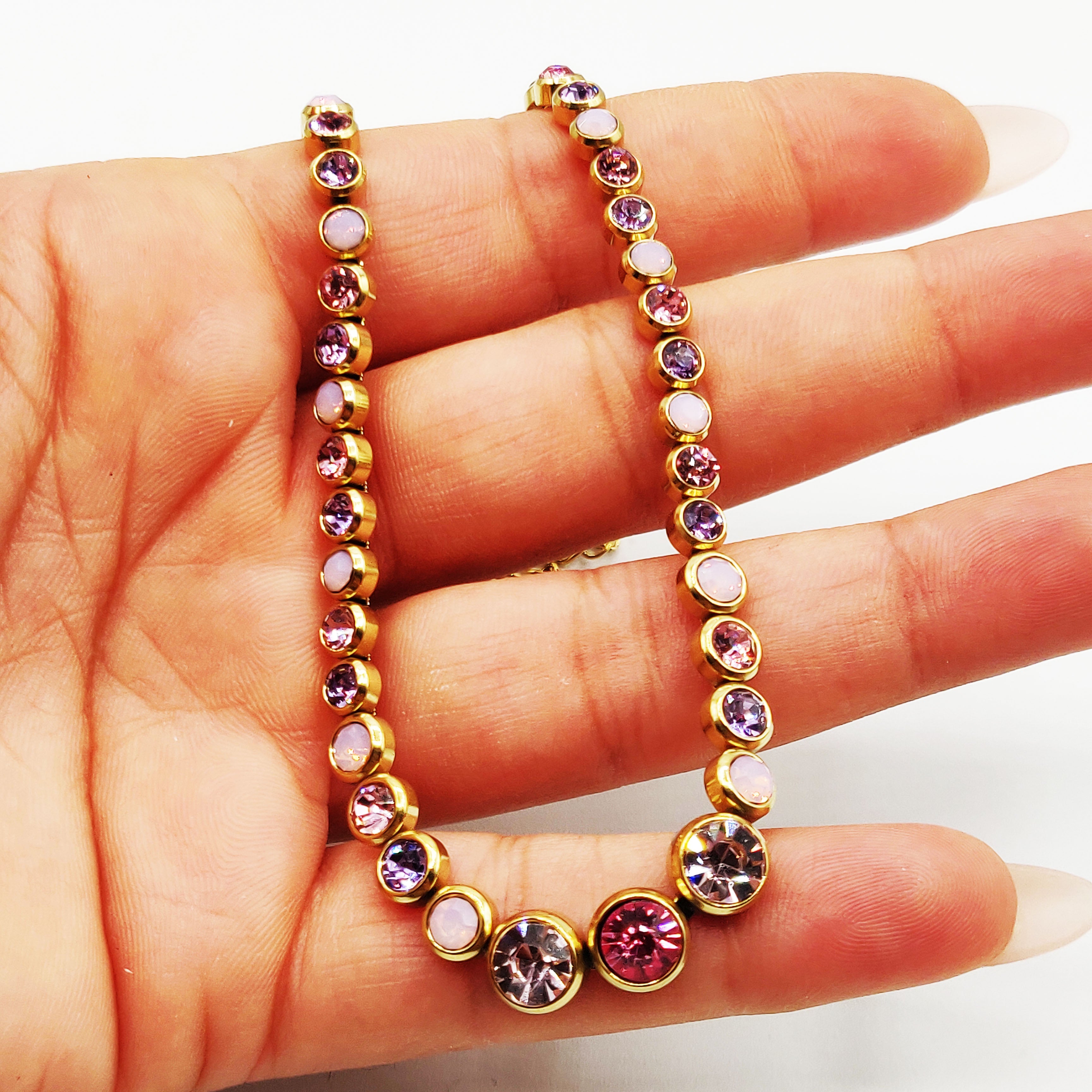 Collier Multi Cristaux Ronds Nuances de Rose et Violet Luxe