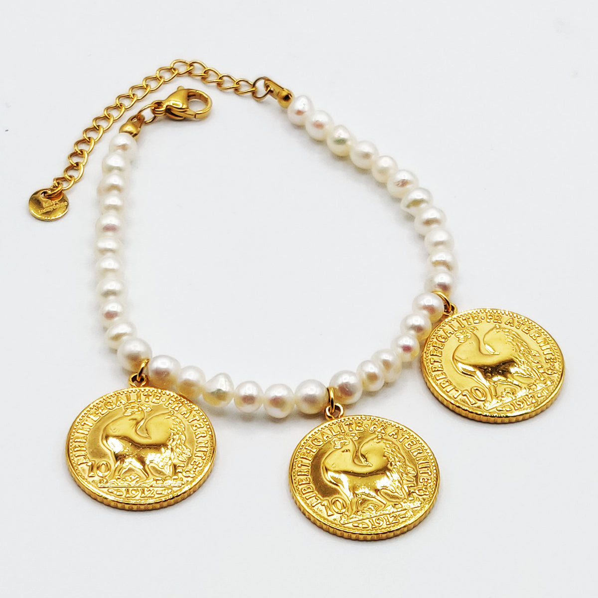 Bracelet Johar Perles d'imitation Blanches Multi Louise Coq / Napoléon Luxe