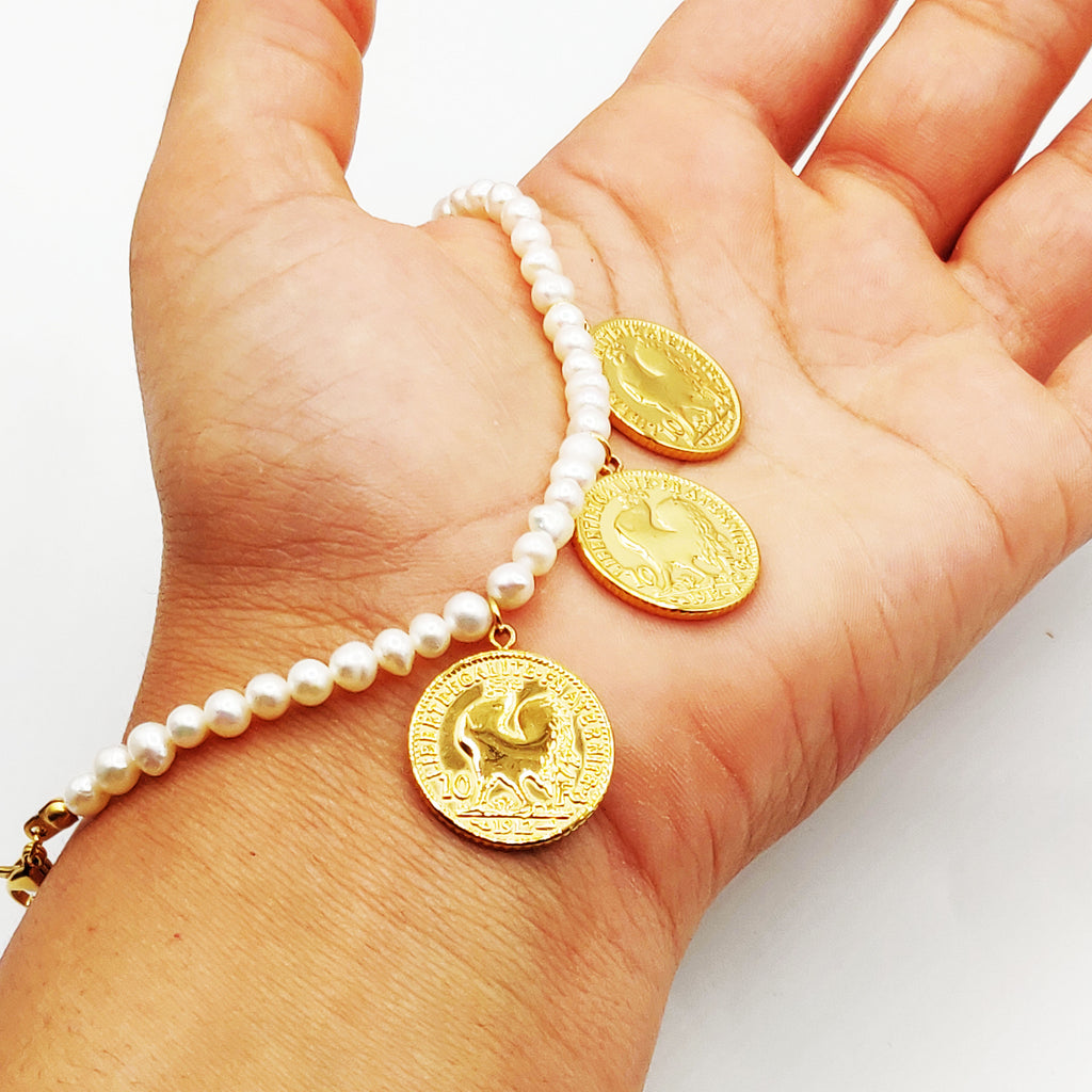 Bracelet Johar Perles d'imitation Blanches Multi Louise Coq / Napoléon Luxe