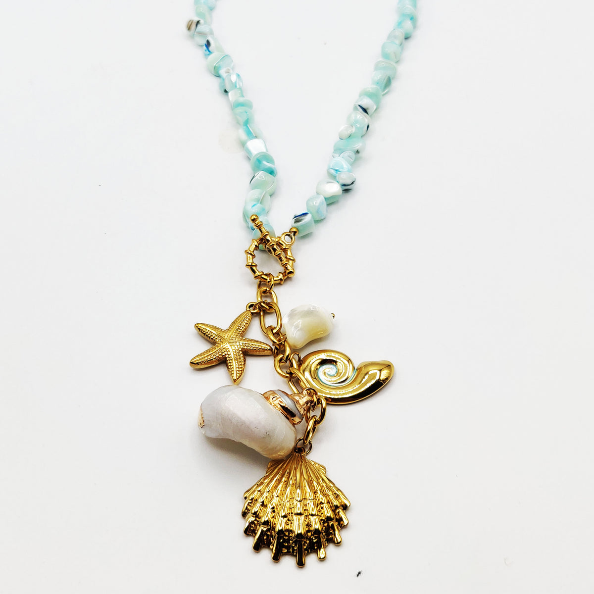 Collier Pierres Bleutées Pendentifs Coquillages Luxe