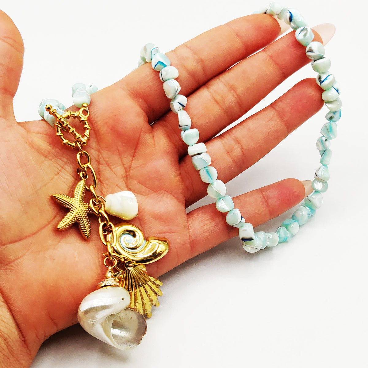 Collier Pierres Bleutées Pendentifs Coquillages Luxe
