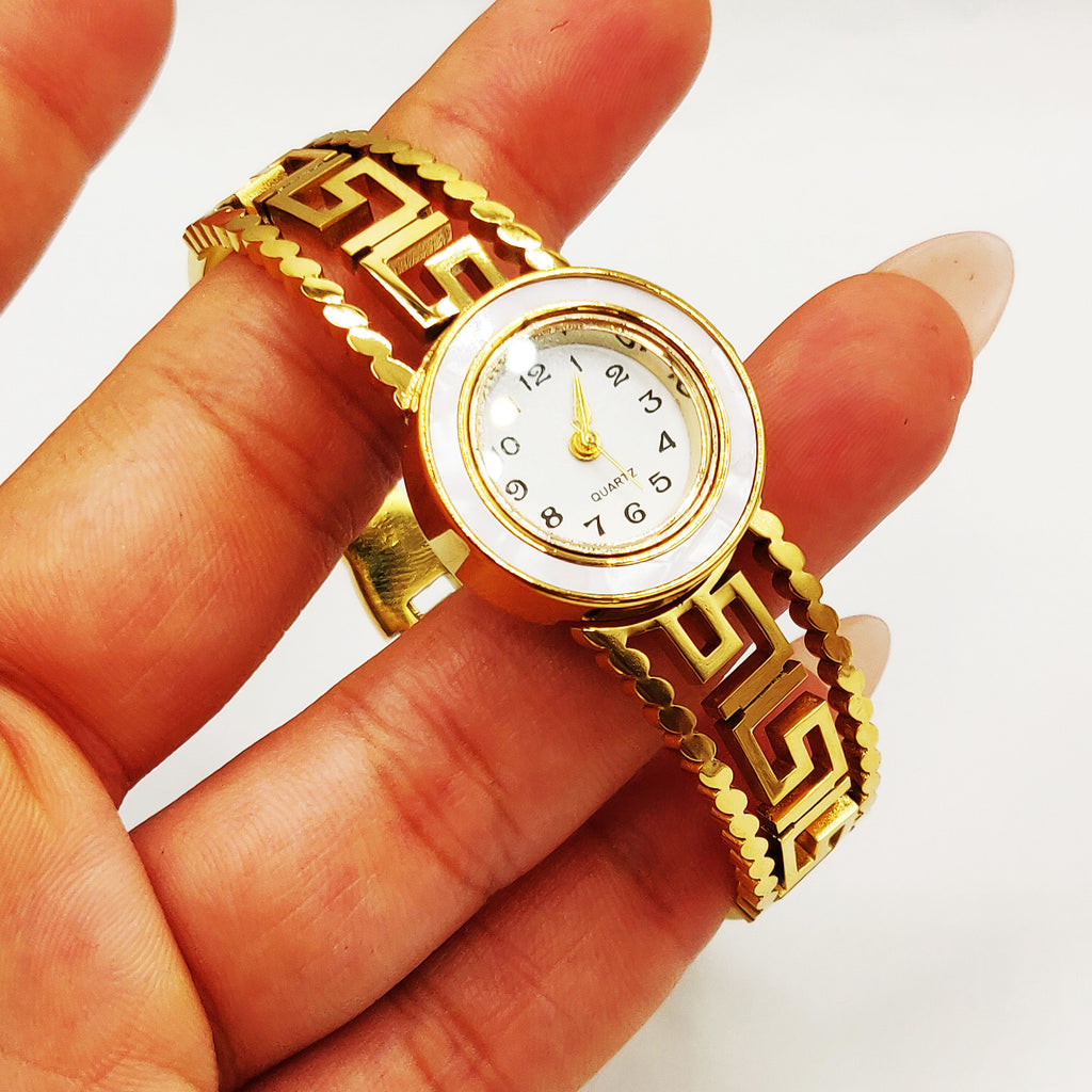 Montre Bracelet Rigide V Luxe Fond Blanc