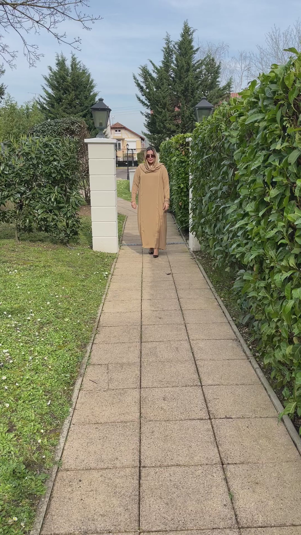 Abaya Hijab Intégré Beige