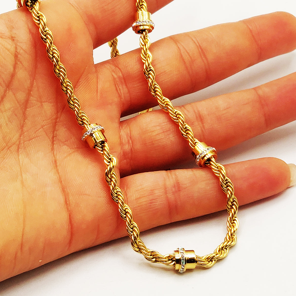 Collier Torsade Multi Lignes Motifs Cristaux Luxe