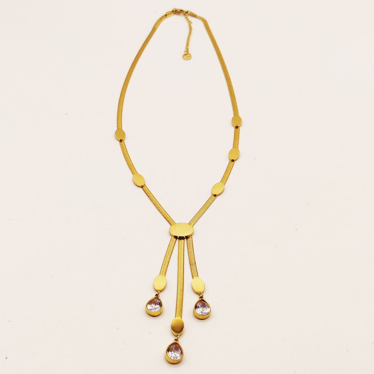 Collier Maille Triple Pendentifs Gouttes Cristaux