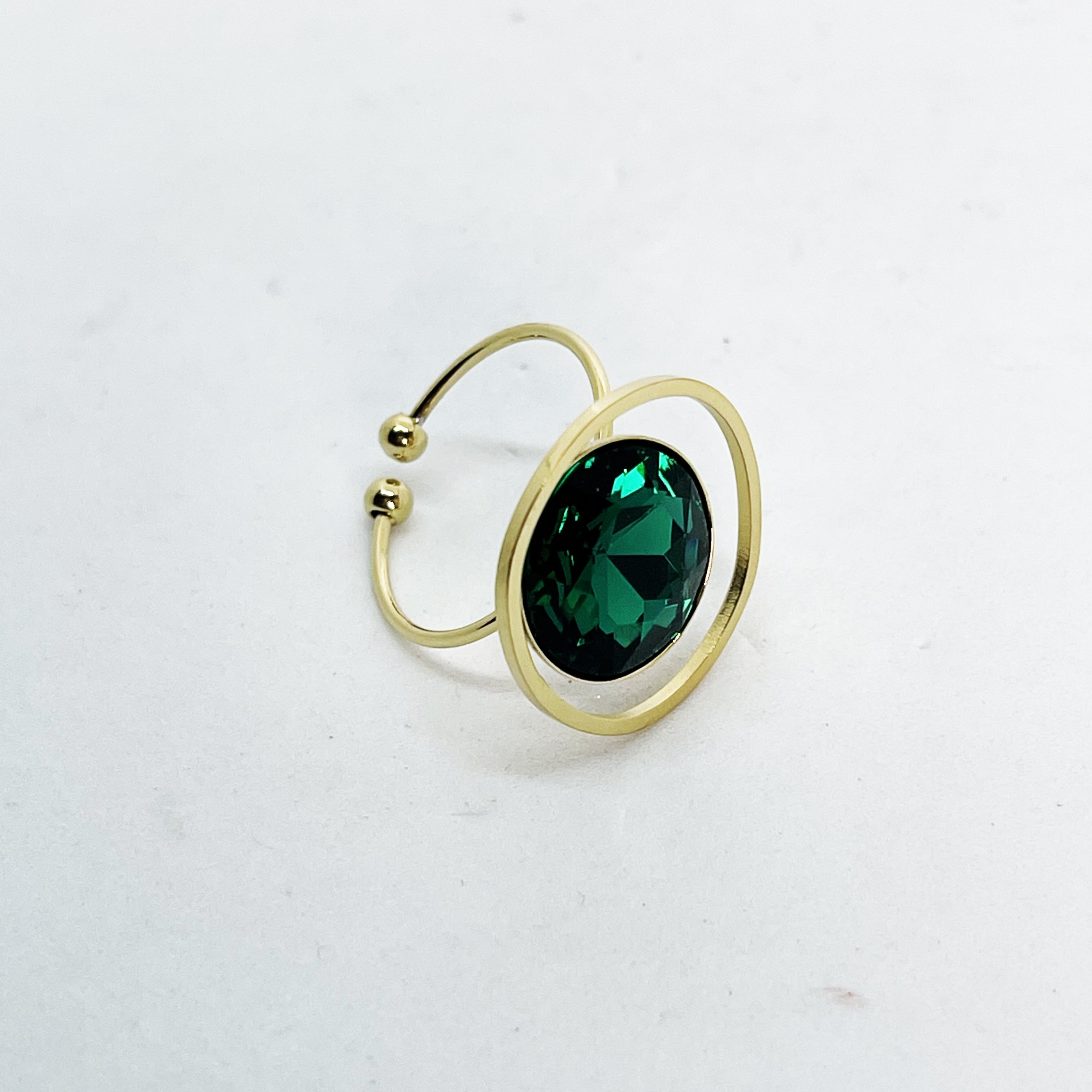 Bague Cercle et Cristal Vert Émeraude