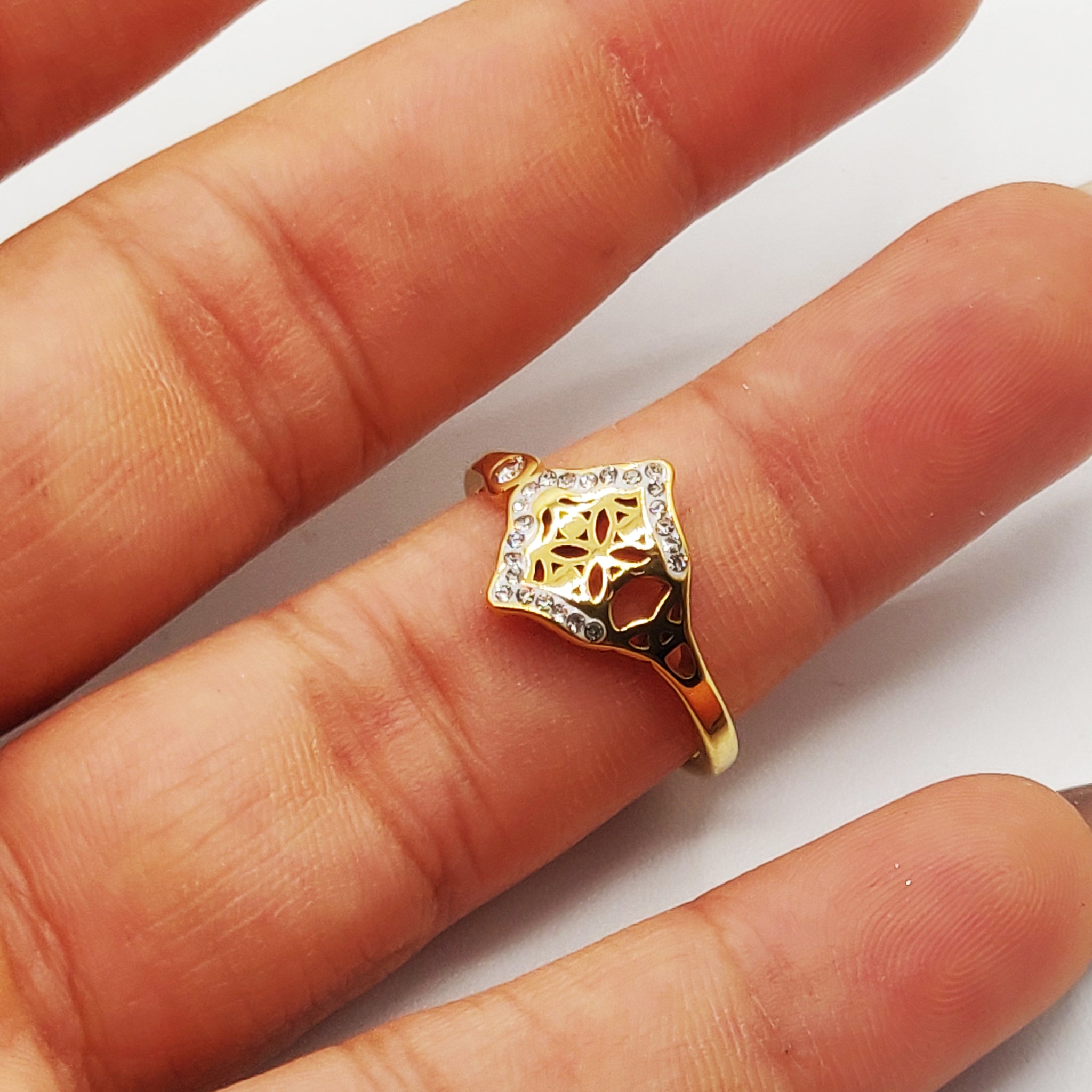 Bague Grande Main de Fatma Cristaux Chic Luxe – Hanan Channel