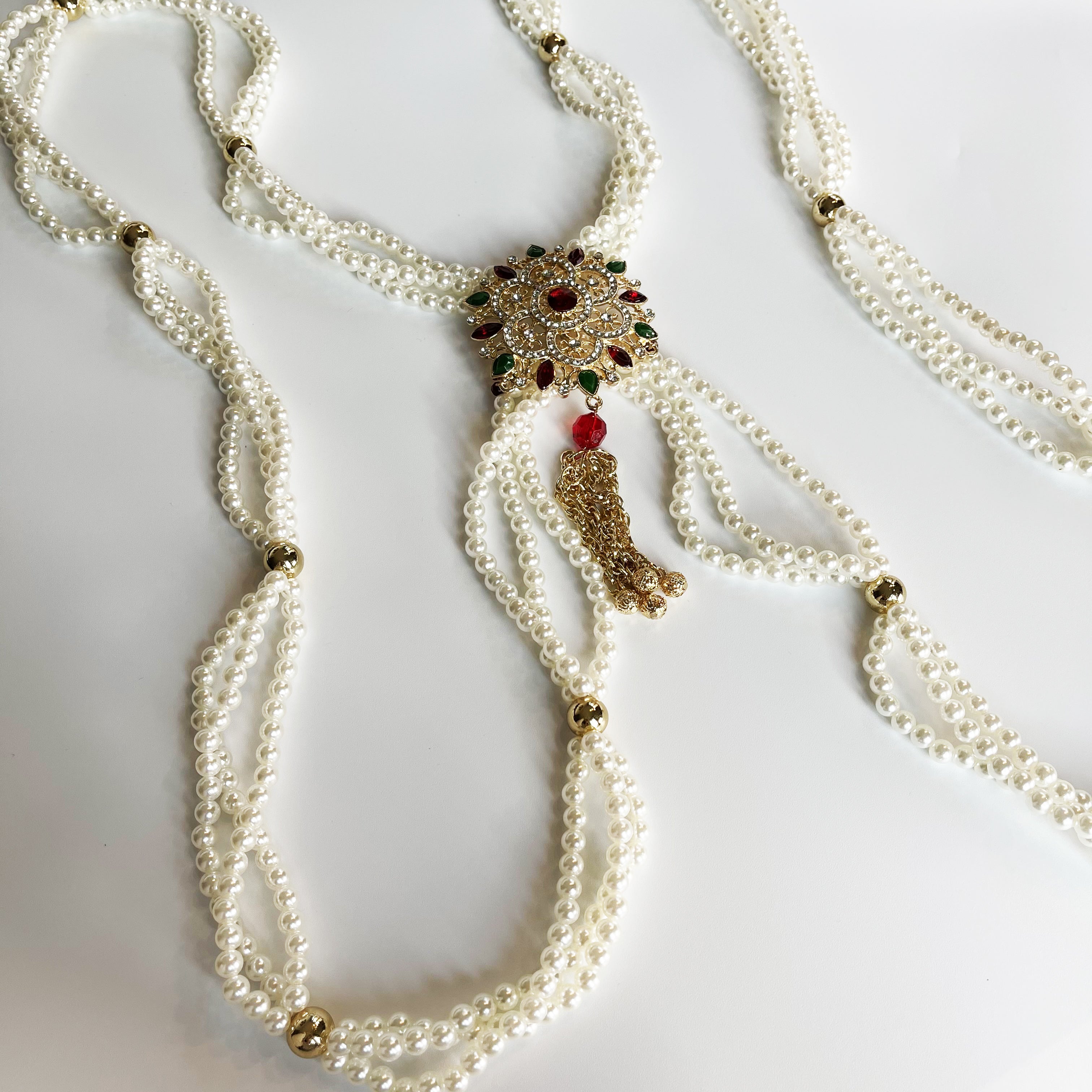 Bijou de Dos Perles Fleur Pierres Vertes et Rouges