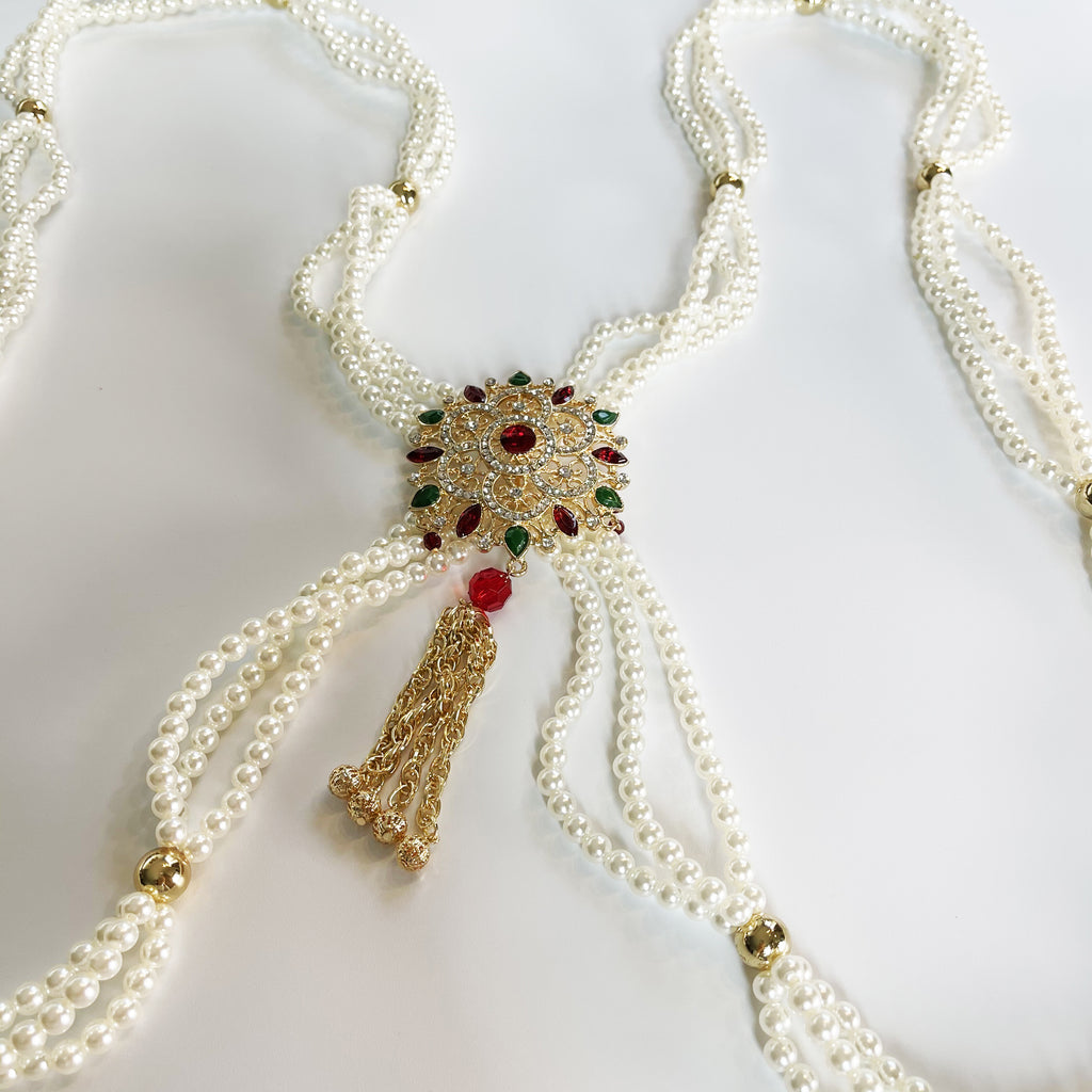 Bijou de Dos Perles Fleur Pierres Vertes et Rouges
