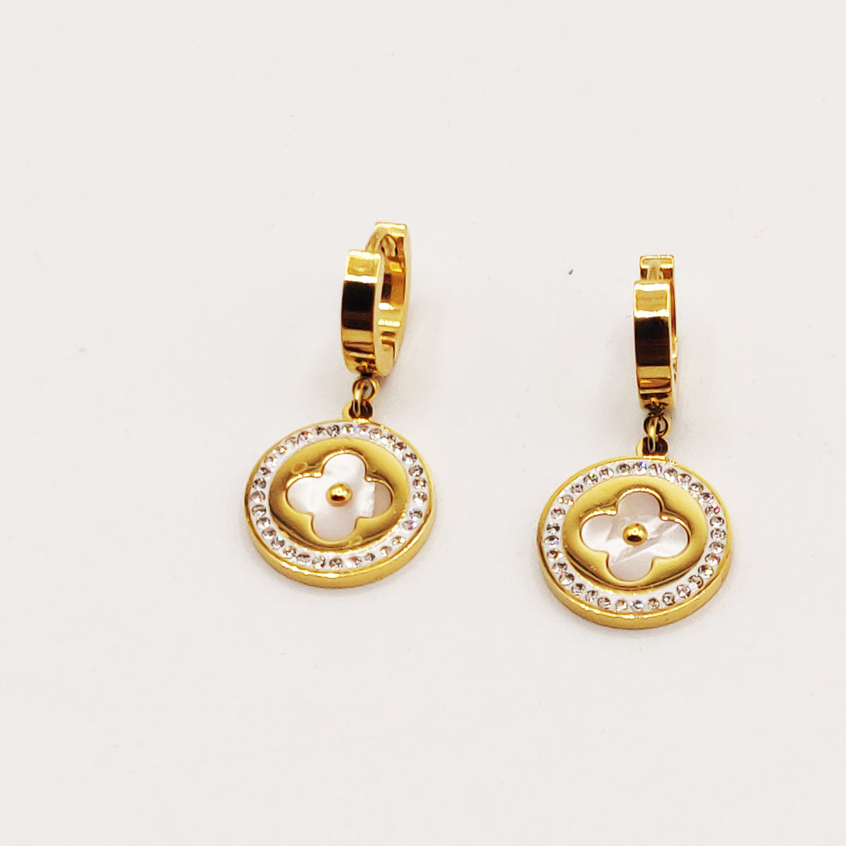 Boucles d'oreilles Cercles Trèfles Blancs Nacrés