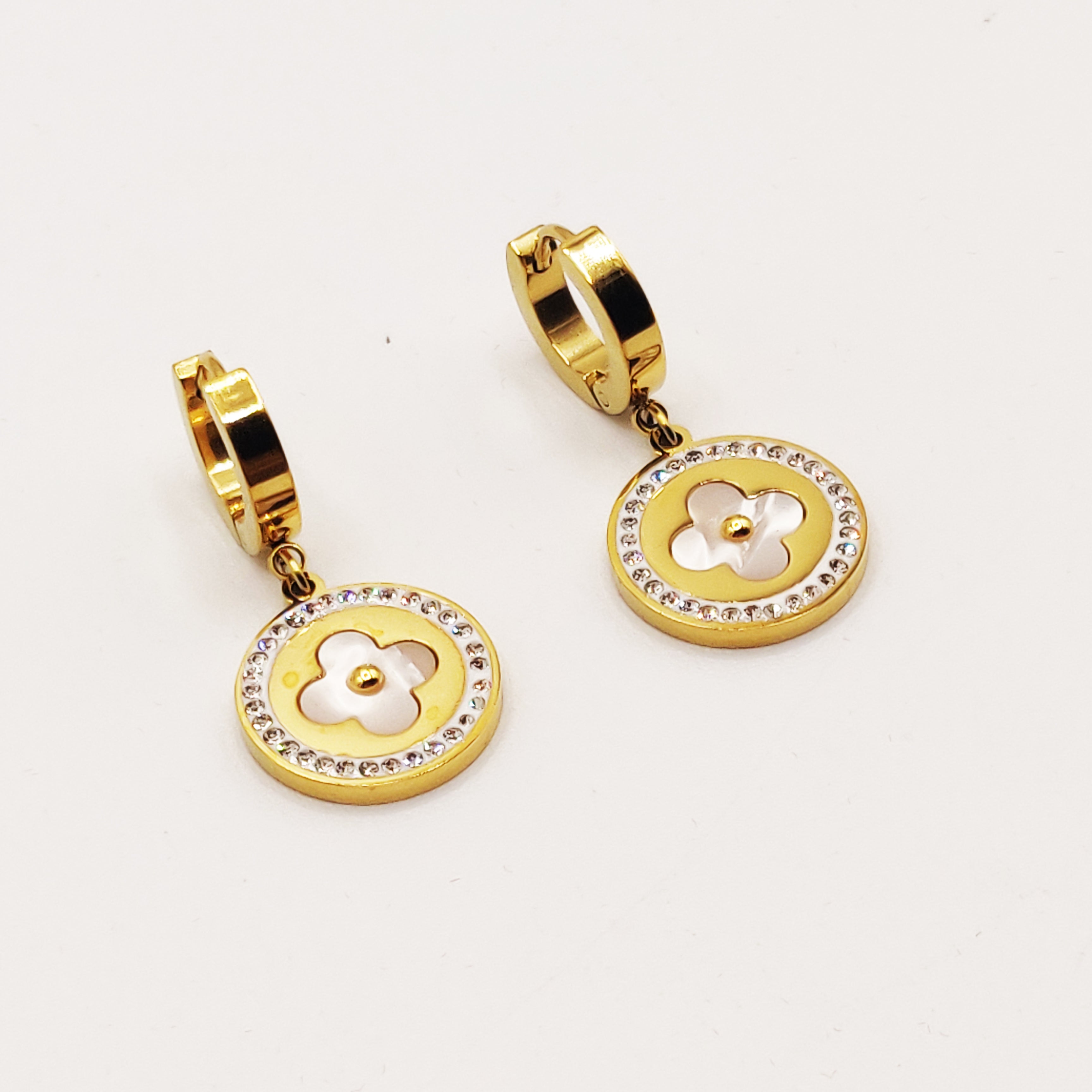 Boucles d'oreilles Cercles Trèfles Blancs Nacrés