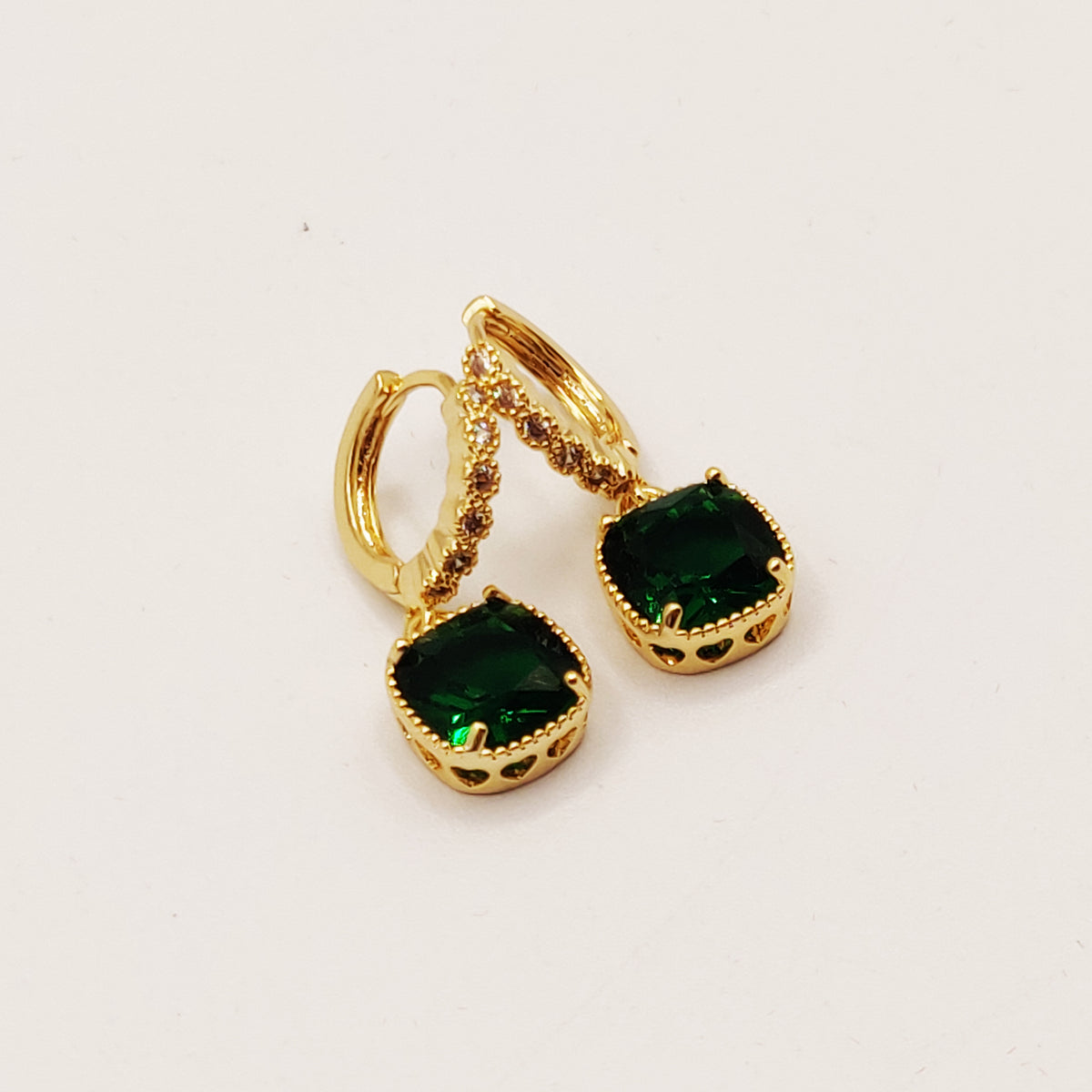 Boucles d'oreilles Cercle Cristaux et Gros Émeraude Luxe
