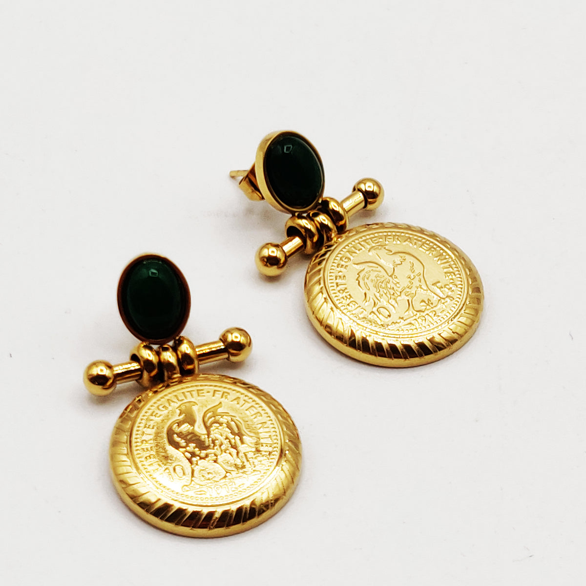 Boucles d'oreilles Chaîne Perle d'imitation Verte et Pendentif Louise Coq Luxe