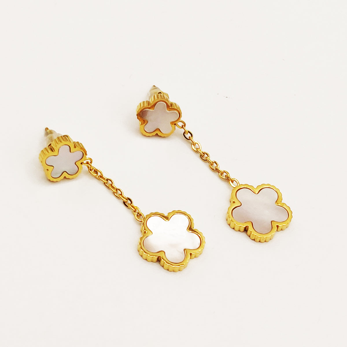 Boucles d'oreilles Double Marguerites Blanc Nacré