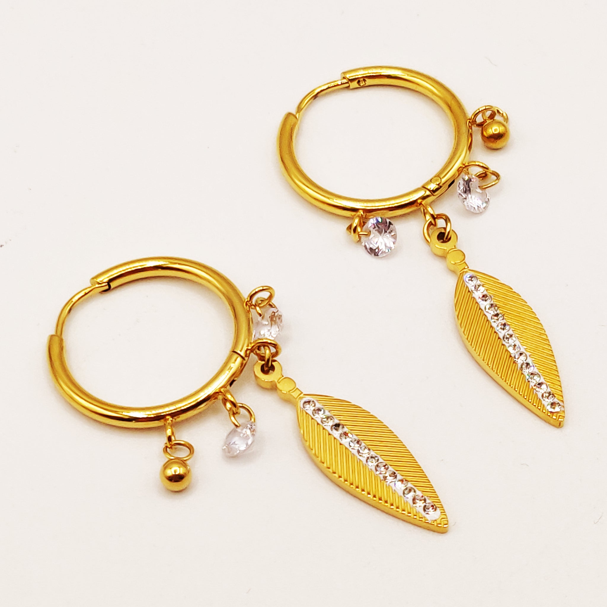Boucles d'oreilles Multi Cristaux et Feuille Luxe