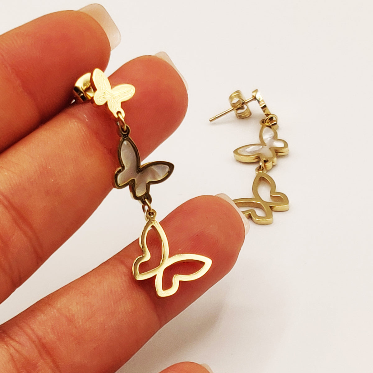 Boucles d'oreilles Papillons Blanc Nacré et Doré