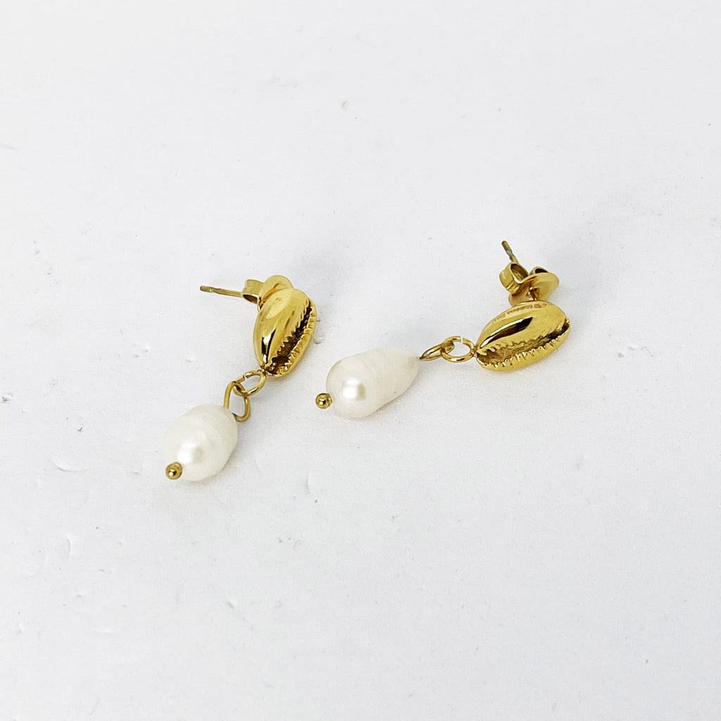 Boucles d'oreilles Perles Blanches et Coquillages