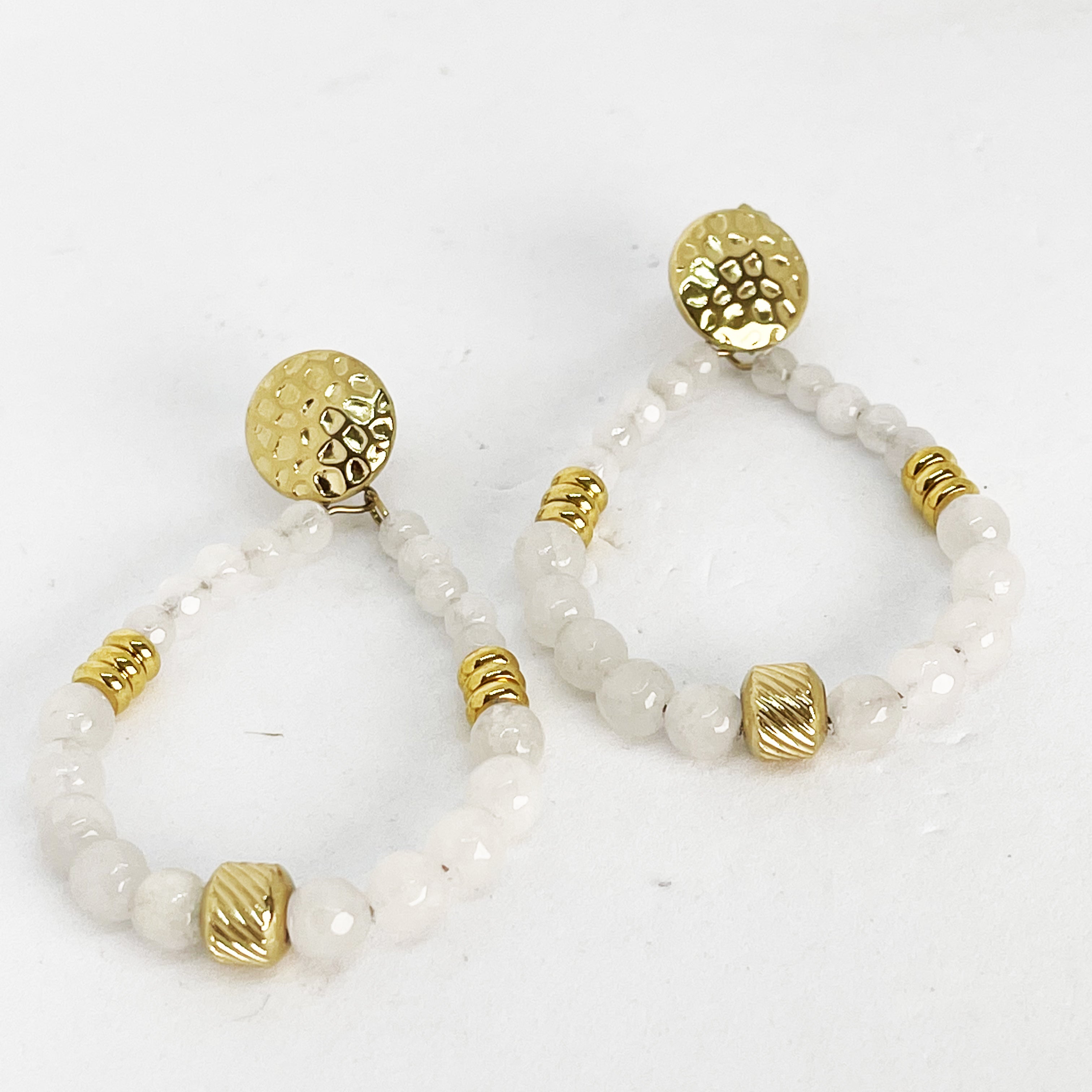 Boucles d'oreilles Perles Blanches et Dorées