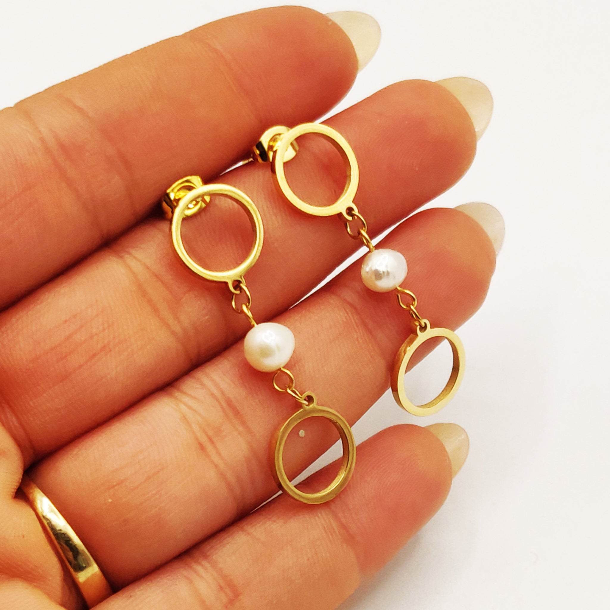 Boucles d'oreilles Triple Cercles et Perles d'imitation Blanches Luxe