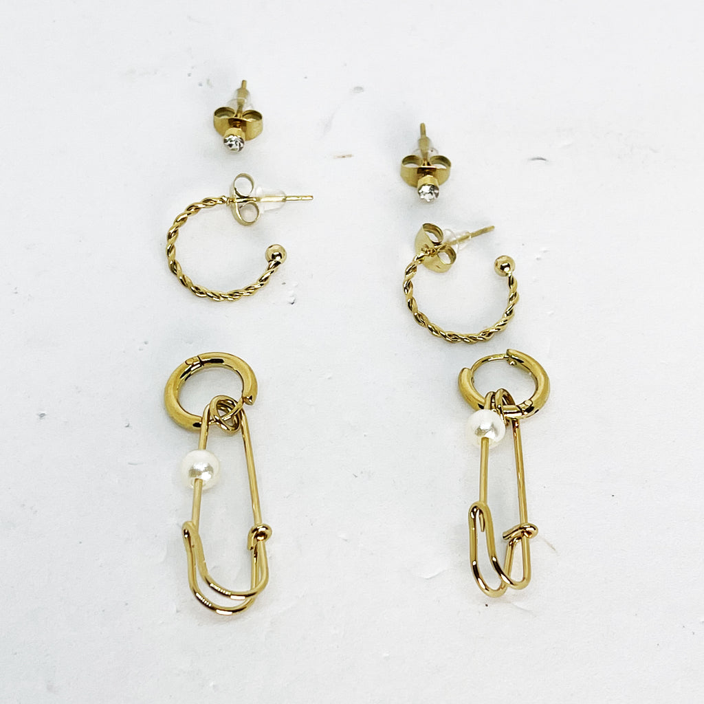 Boucles d'oreilles Triple Épingle et Perles Blanches