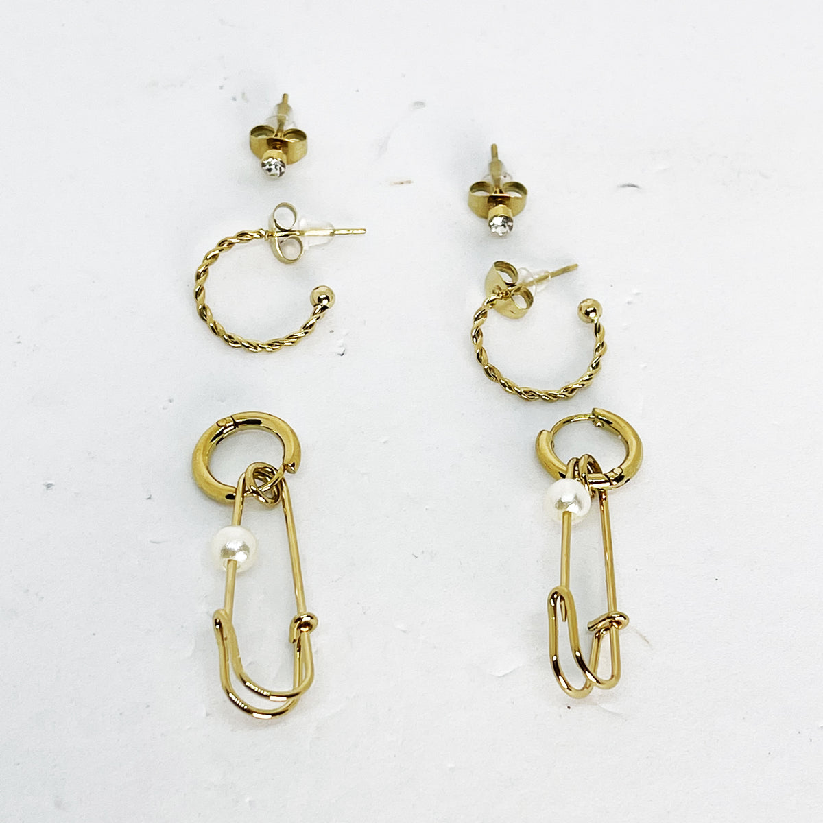 Boucles d'oreilles Triple Épingle et Perles Blanches
