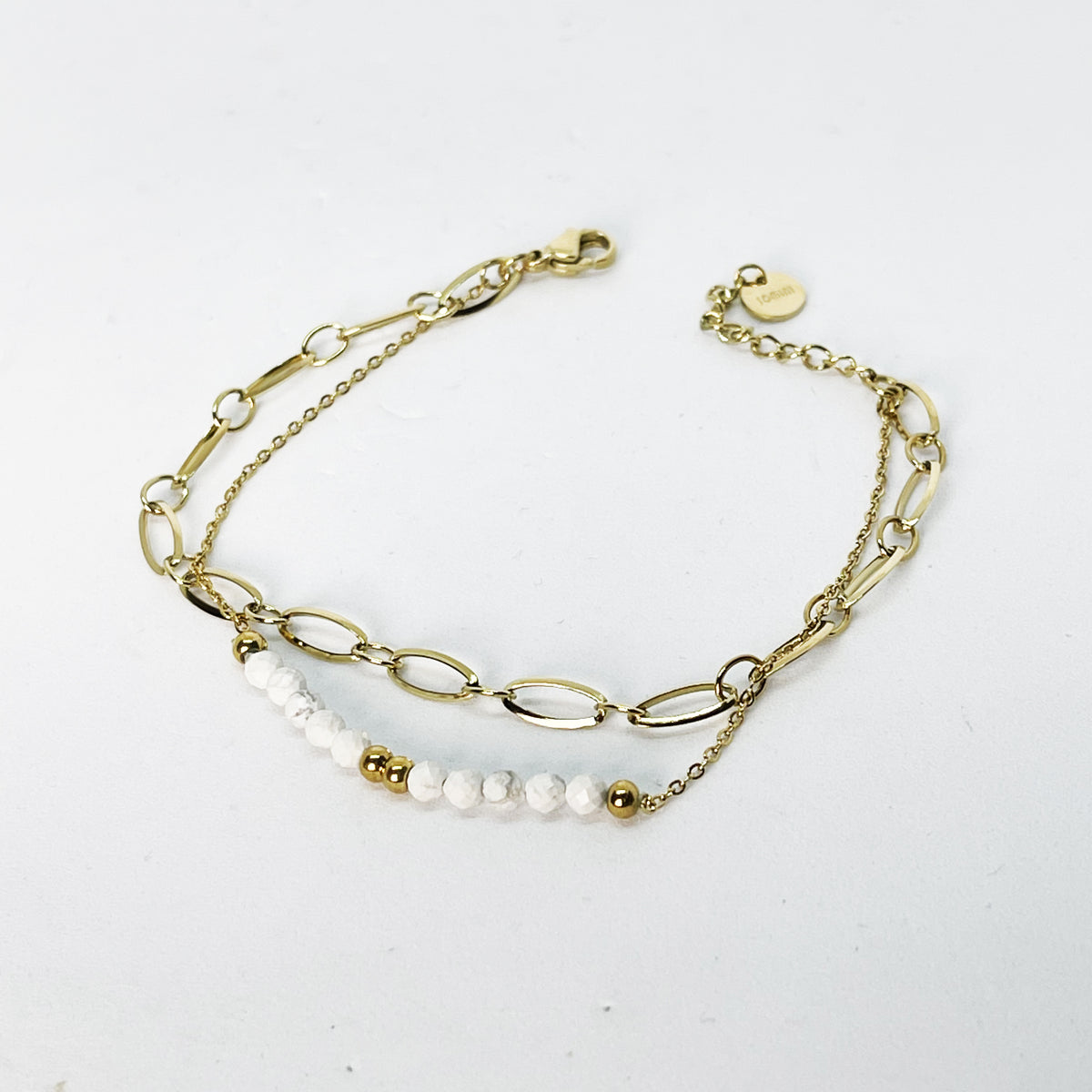 Bracelet Double Chaîne Perles Blanches et Dorées