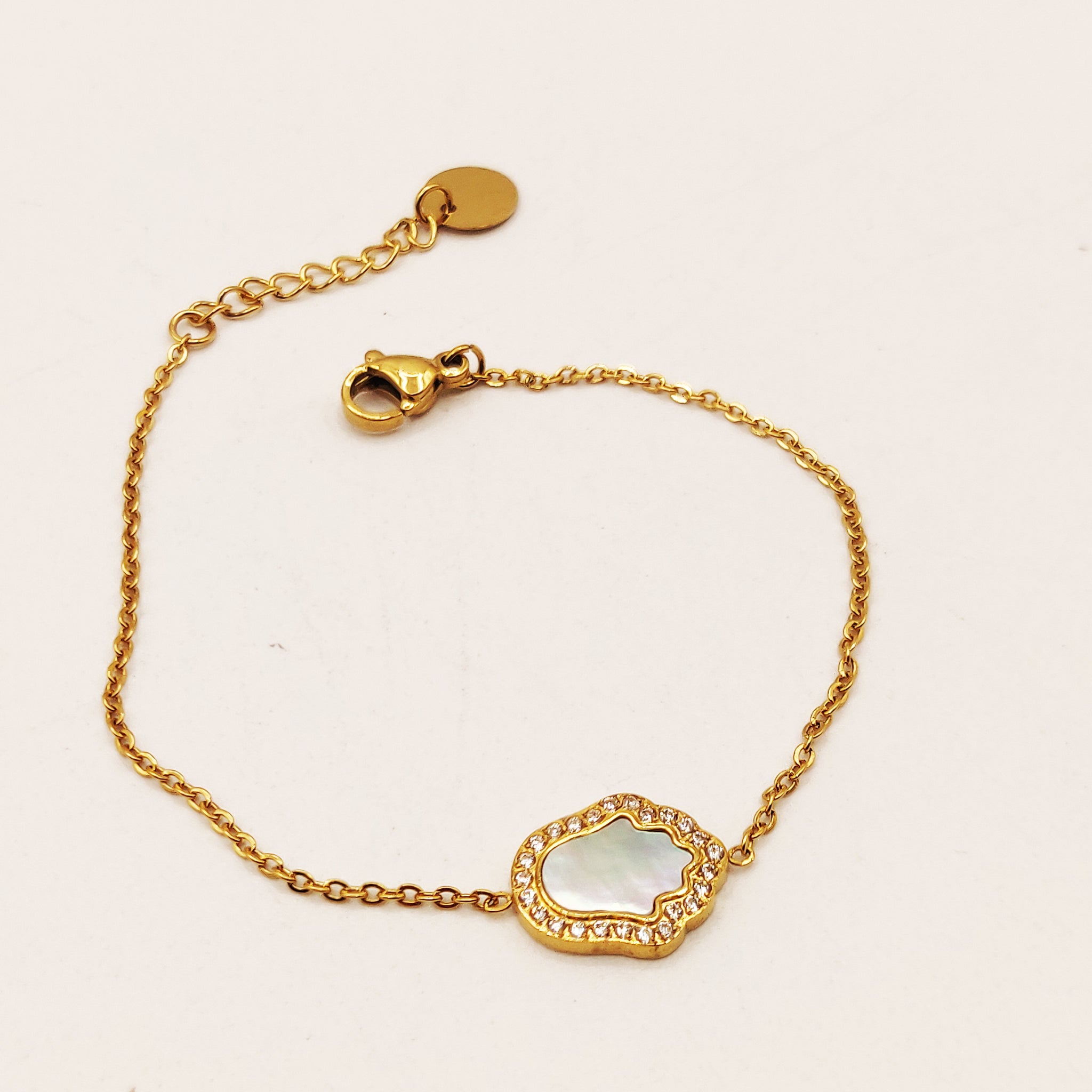 Bracelet Main de Fatma Blanc Nacré Tour Cristaux