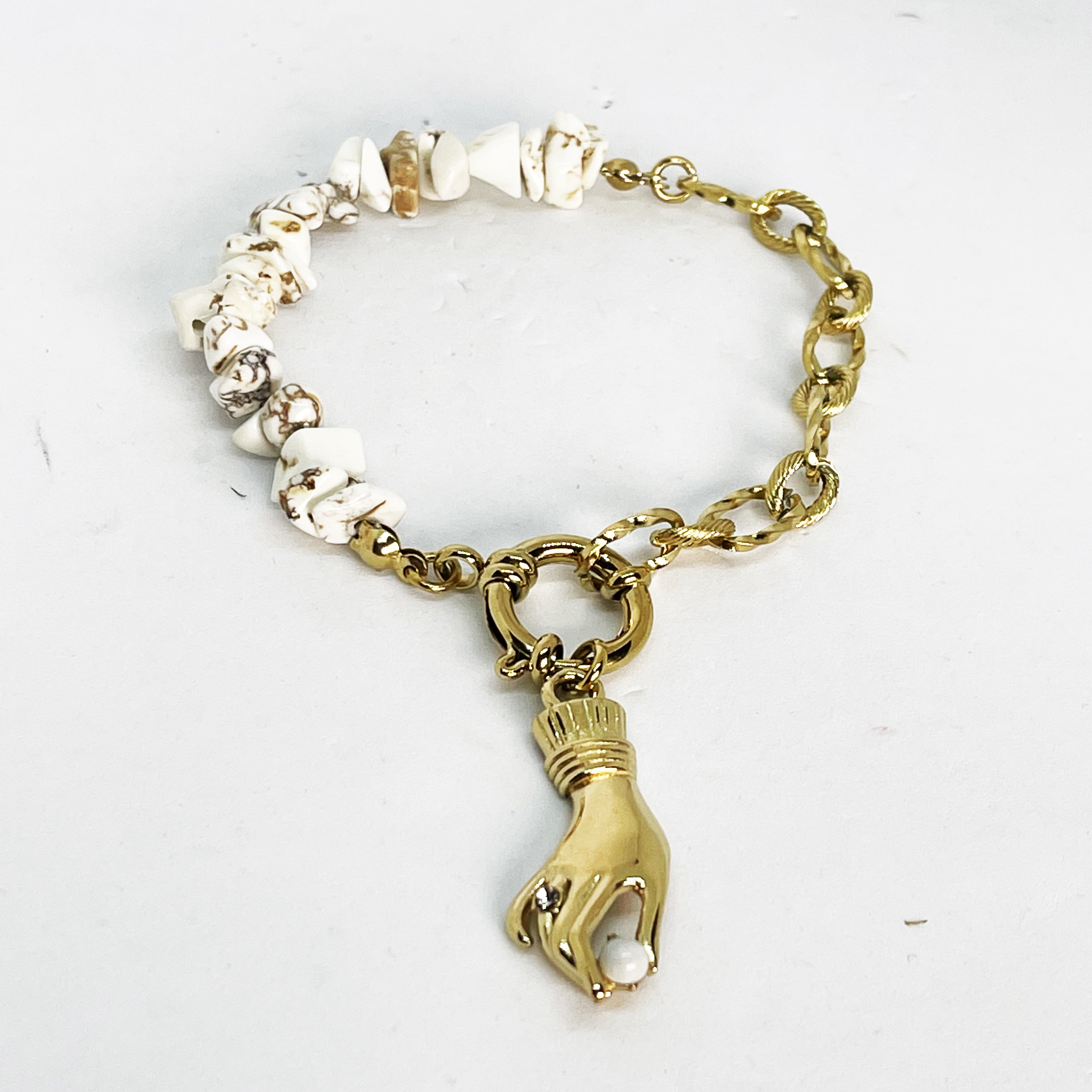 Bracelet Main Perle et Pierres Blanches
