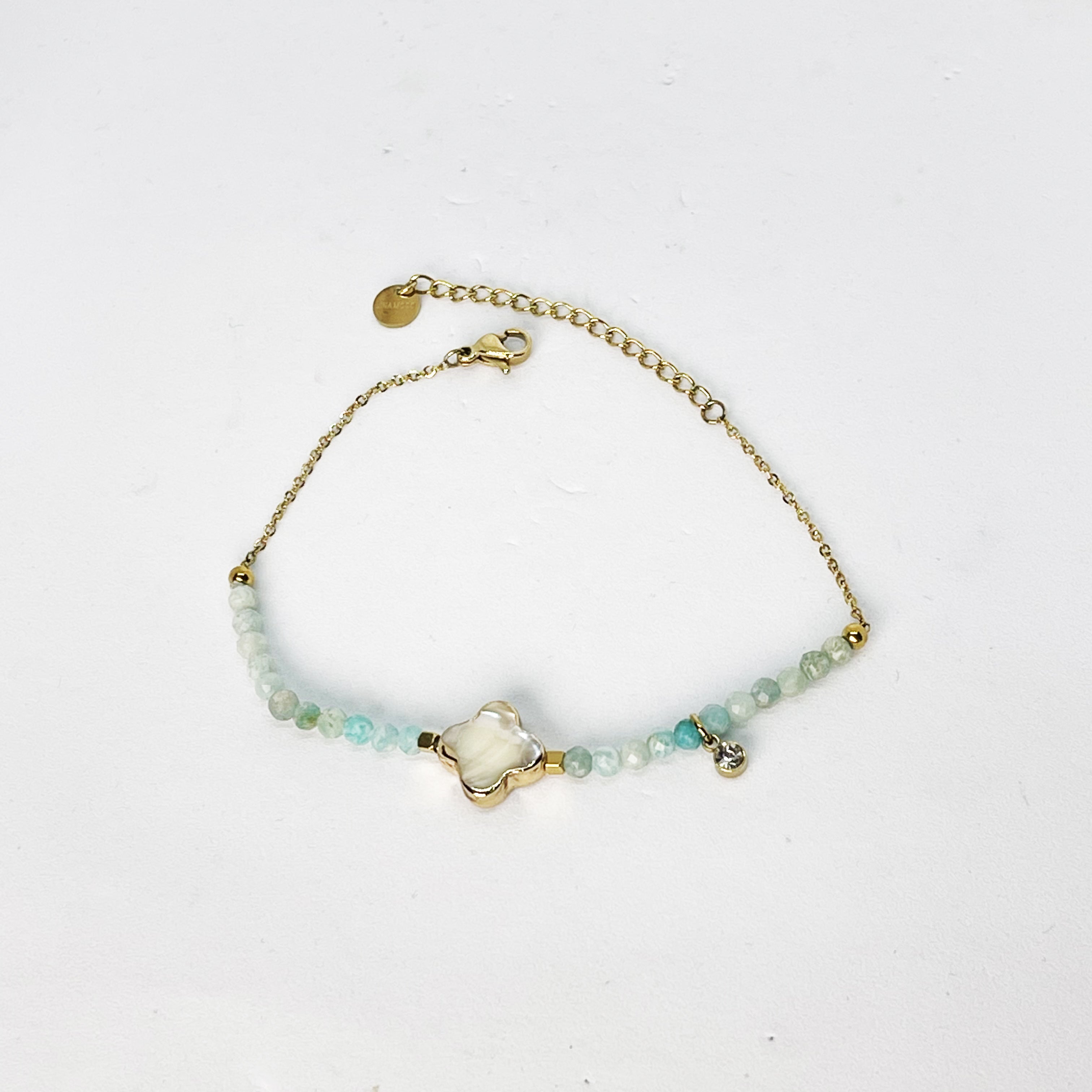 Bracelet Perles Bleues et Trèfle Blanc