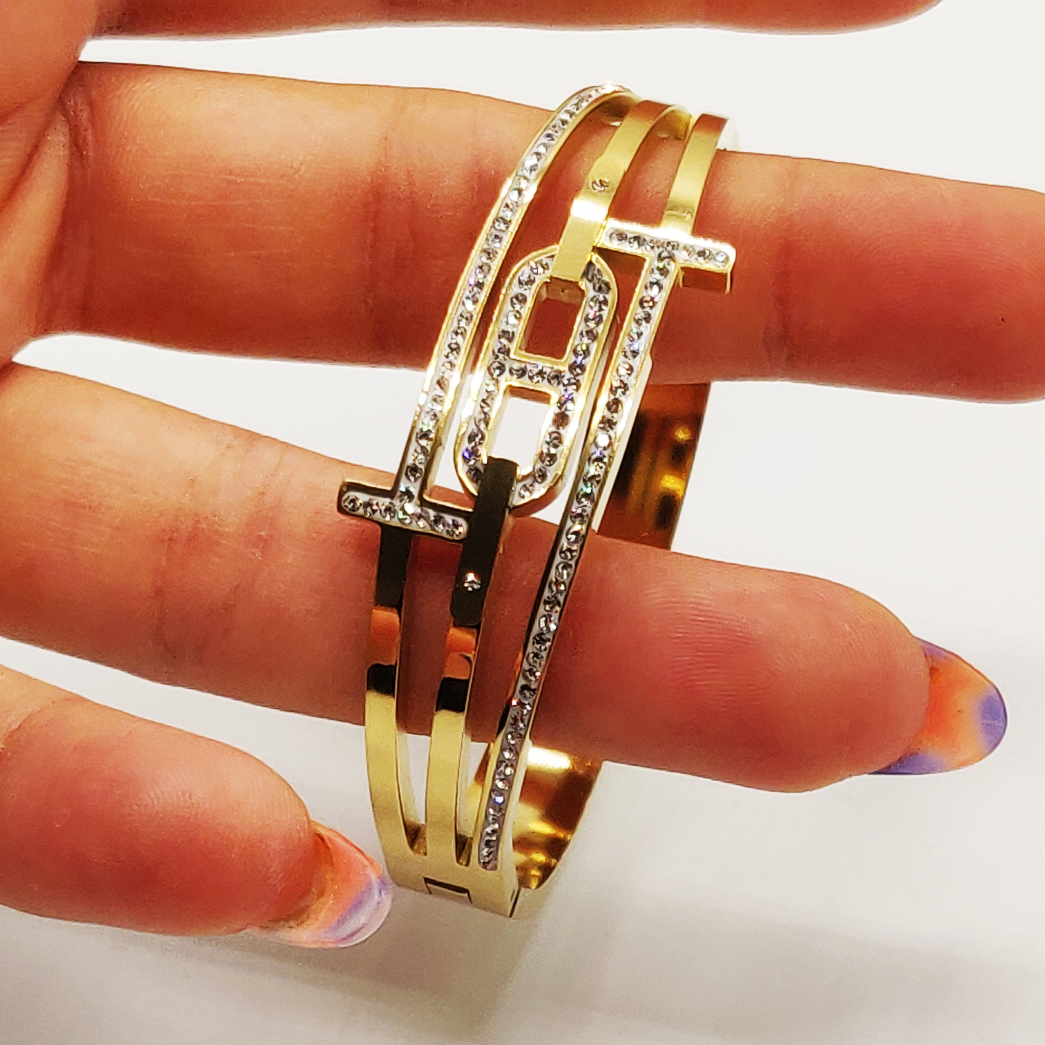 Bracelet Rigide ᗡD Luxe et Double T Cristaux