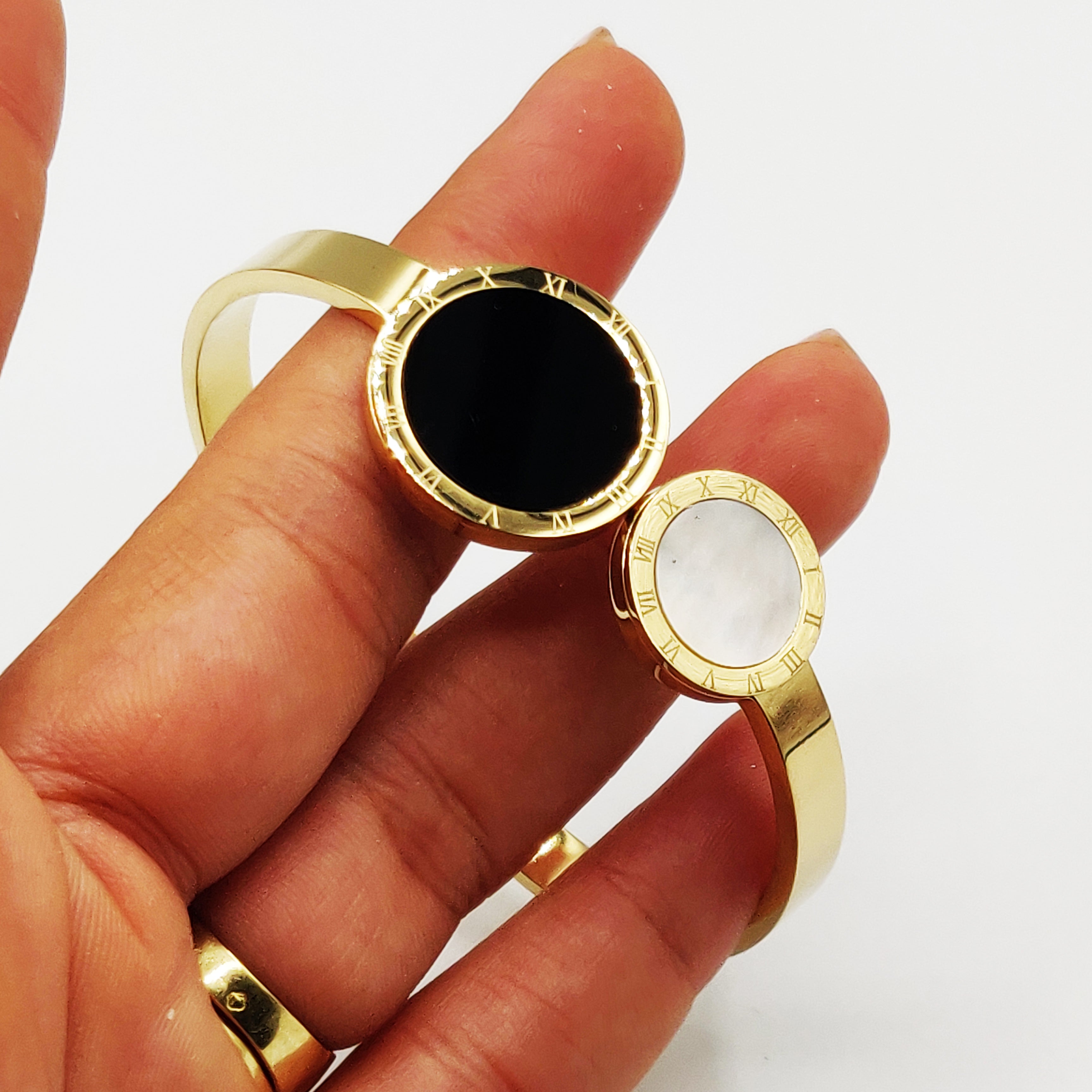 Bracelet Rigide Double Cercles Romains Noir et Blanc Nacré