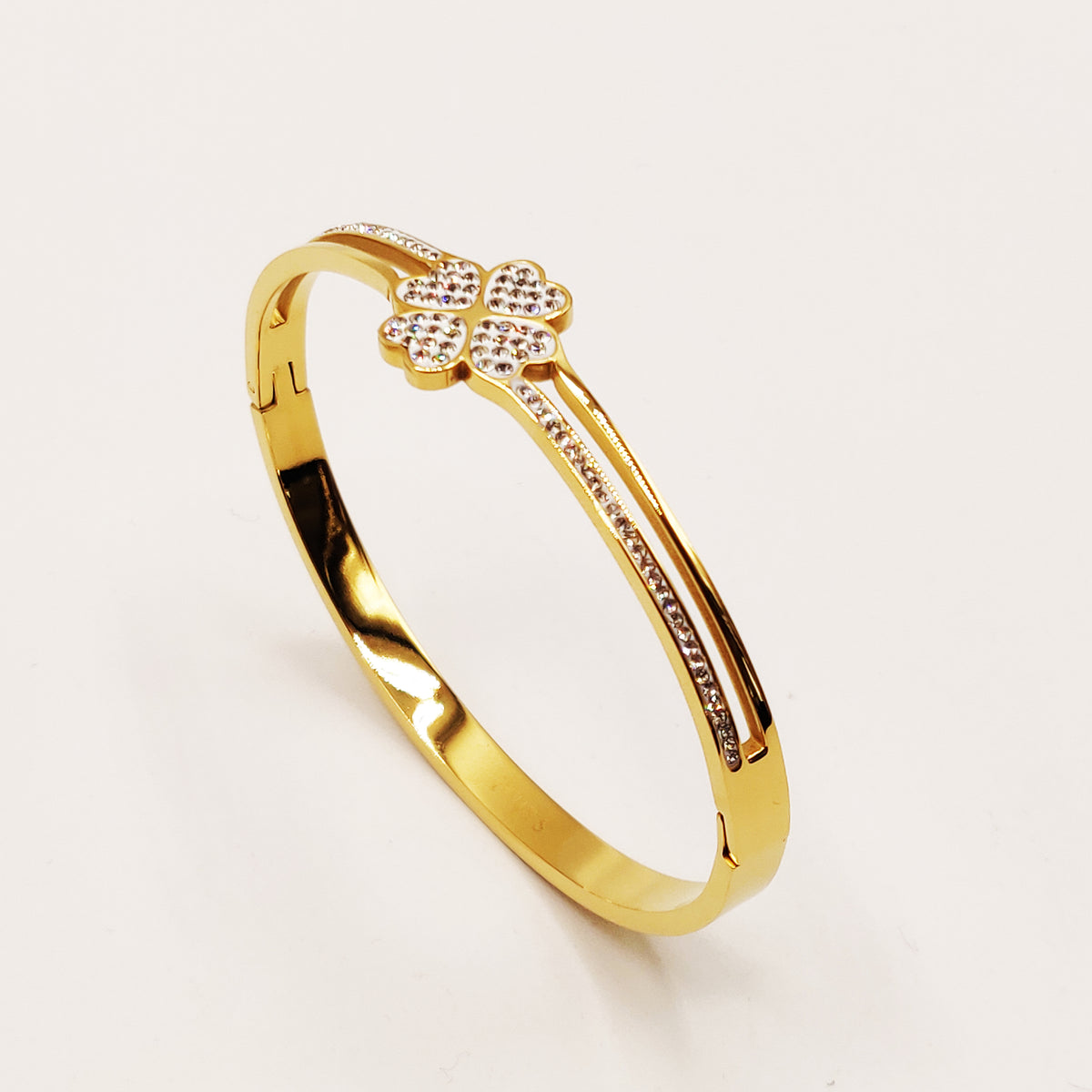 Bracelet Rigide Trèfle et Lignes Cristaux