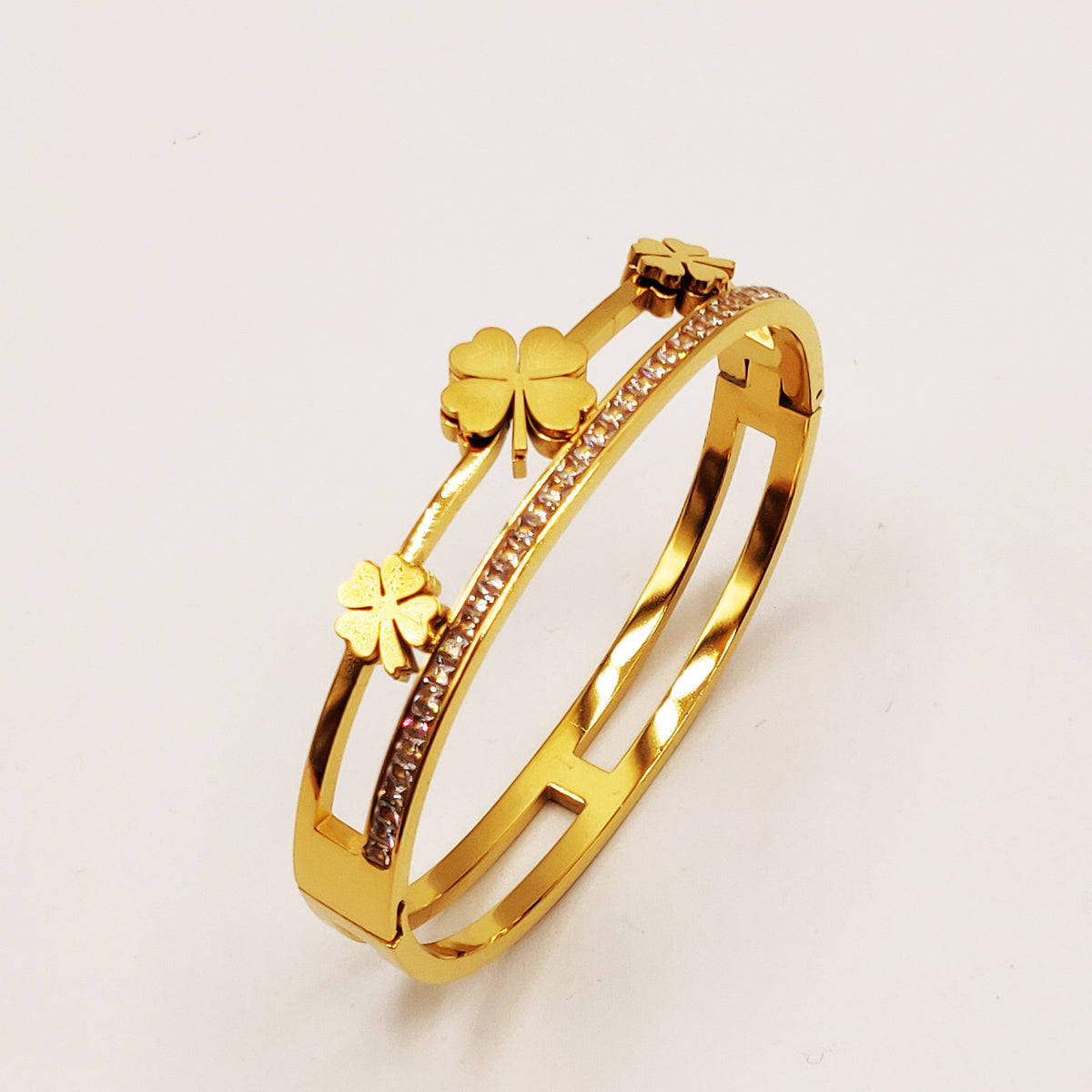 Bracelet Rigide Trèfle à 4 Feuilles et Ligne Cristaux