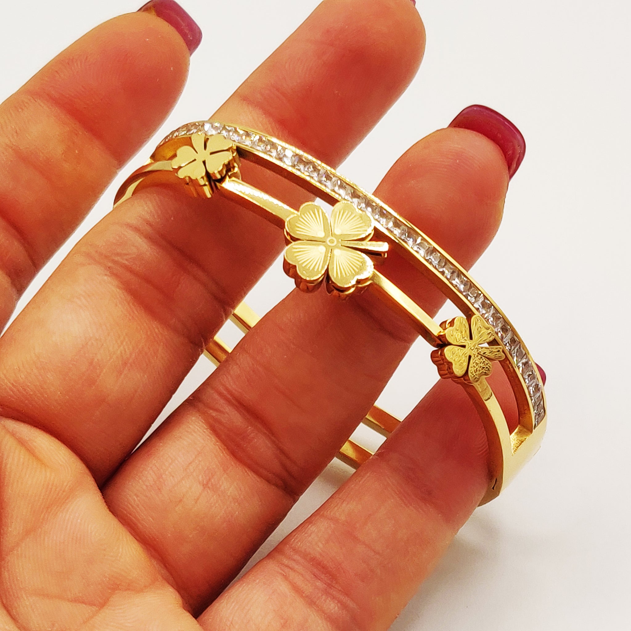 Bracelet Rigide Trèfle à 4 Feuilles et Ligne Cristaux