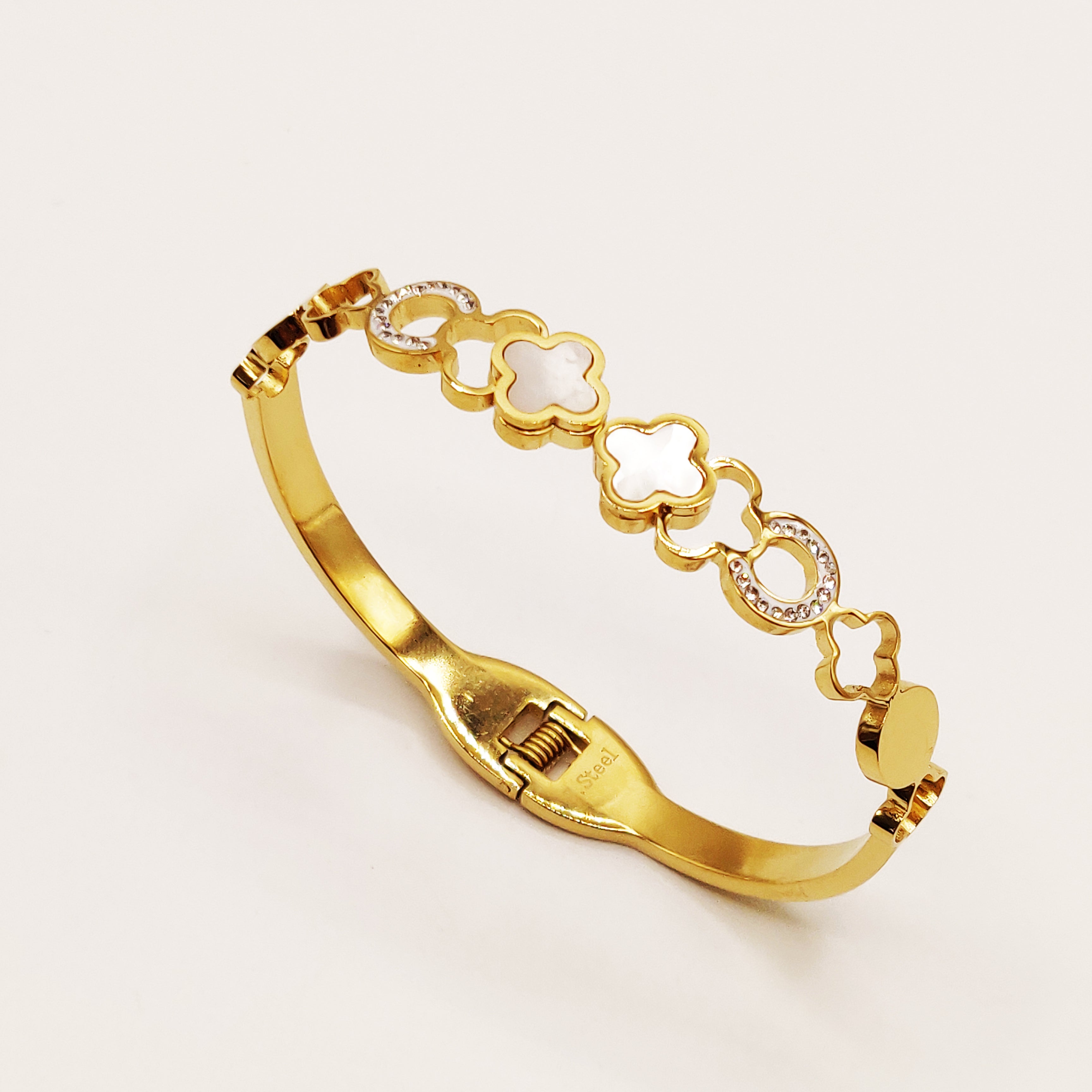 Bracelet Rigide Trèfles Blancs Nacrés et Creux