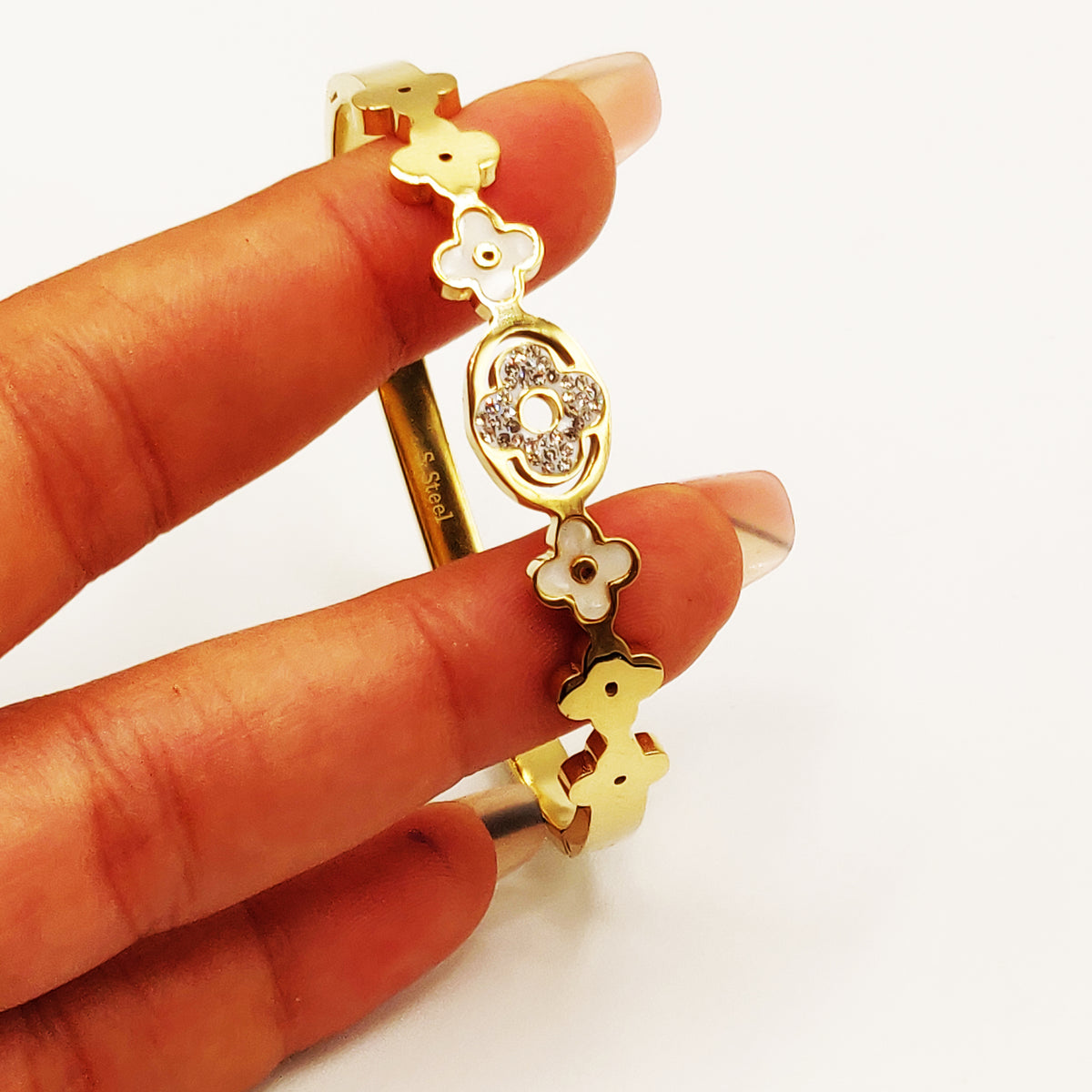 Bracelet Rigide Trèfles Blancs Nacrés et Cristaux