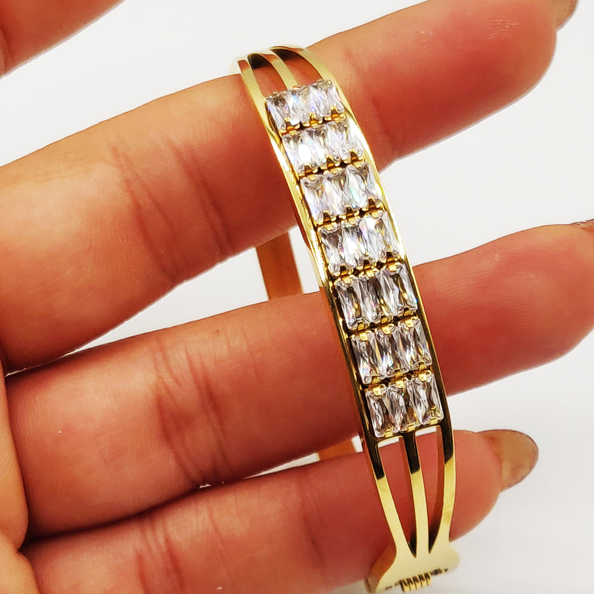 Bracelet Rigide Triple Ligne Cristaux Luxe